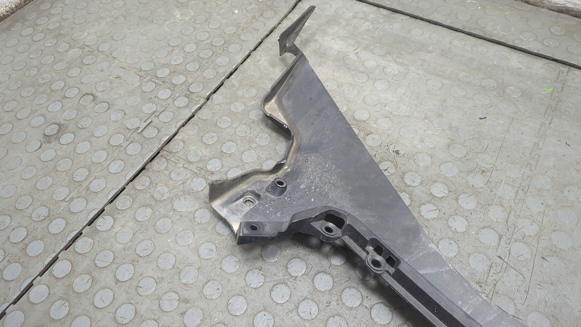 Решетка стеклоочистителей (Жабо)