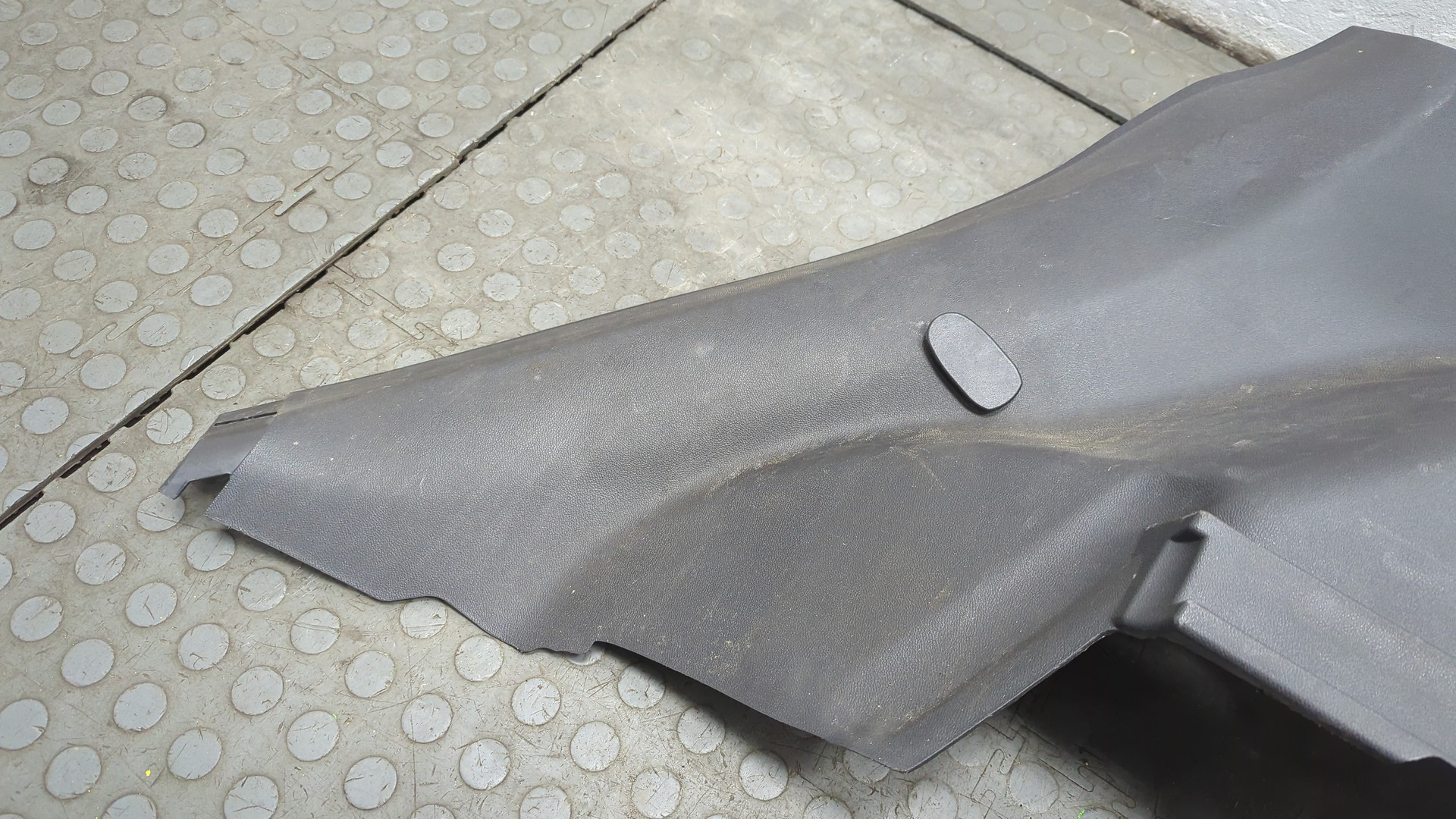 Обшивка багажника