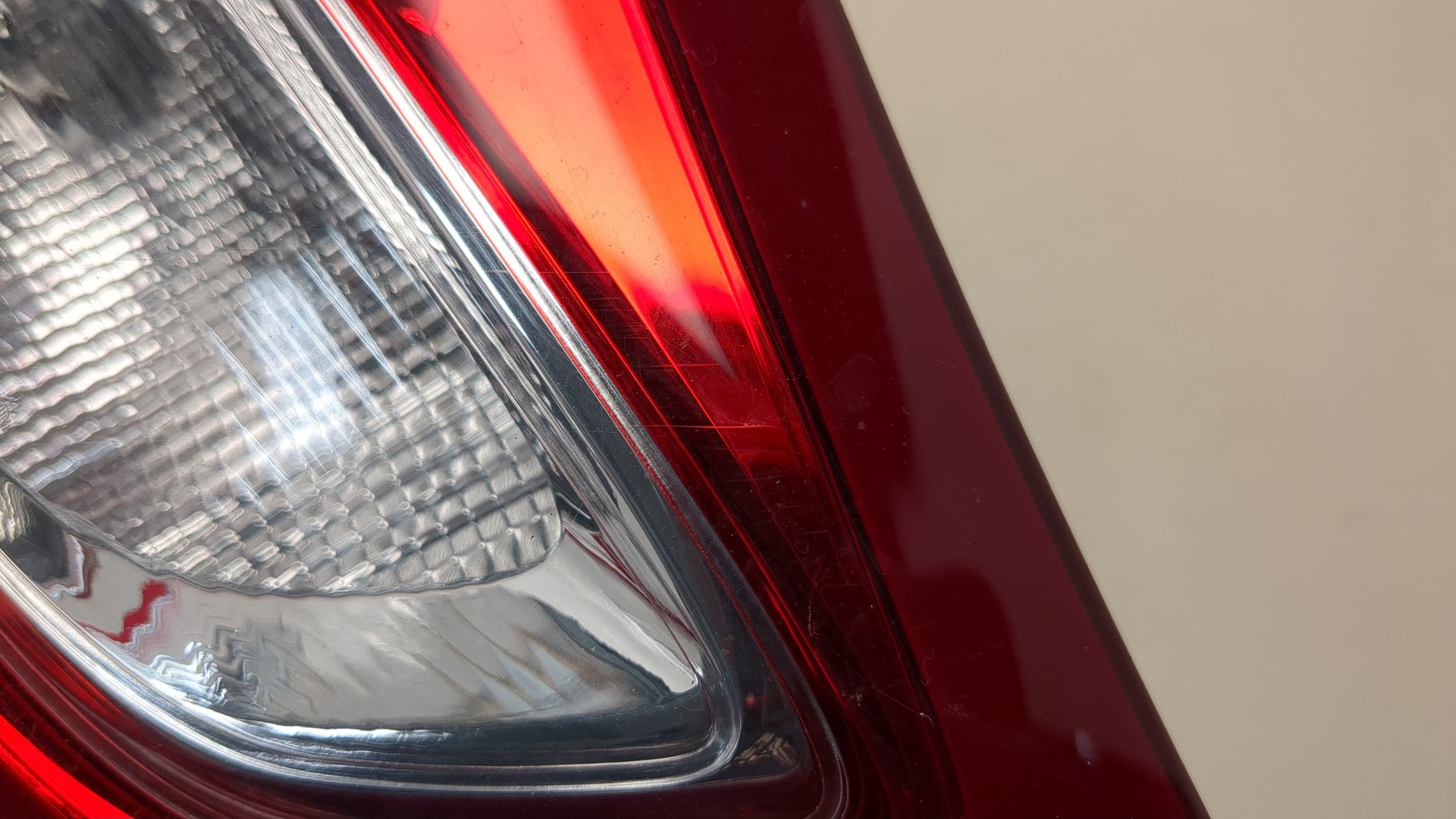 Фонарь задний внутренний правый