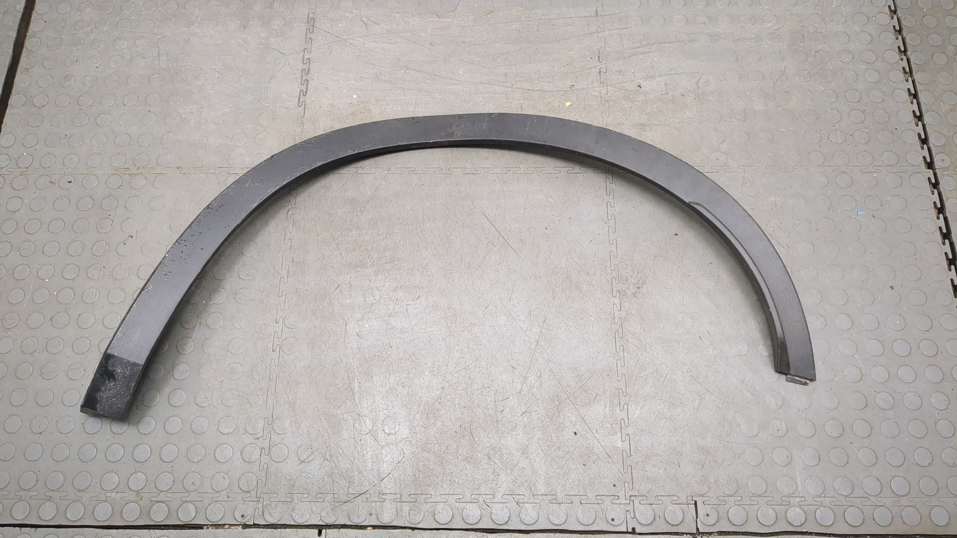 Накладка заднего крыла левого