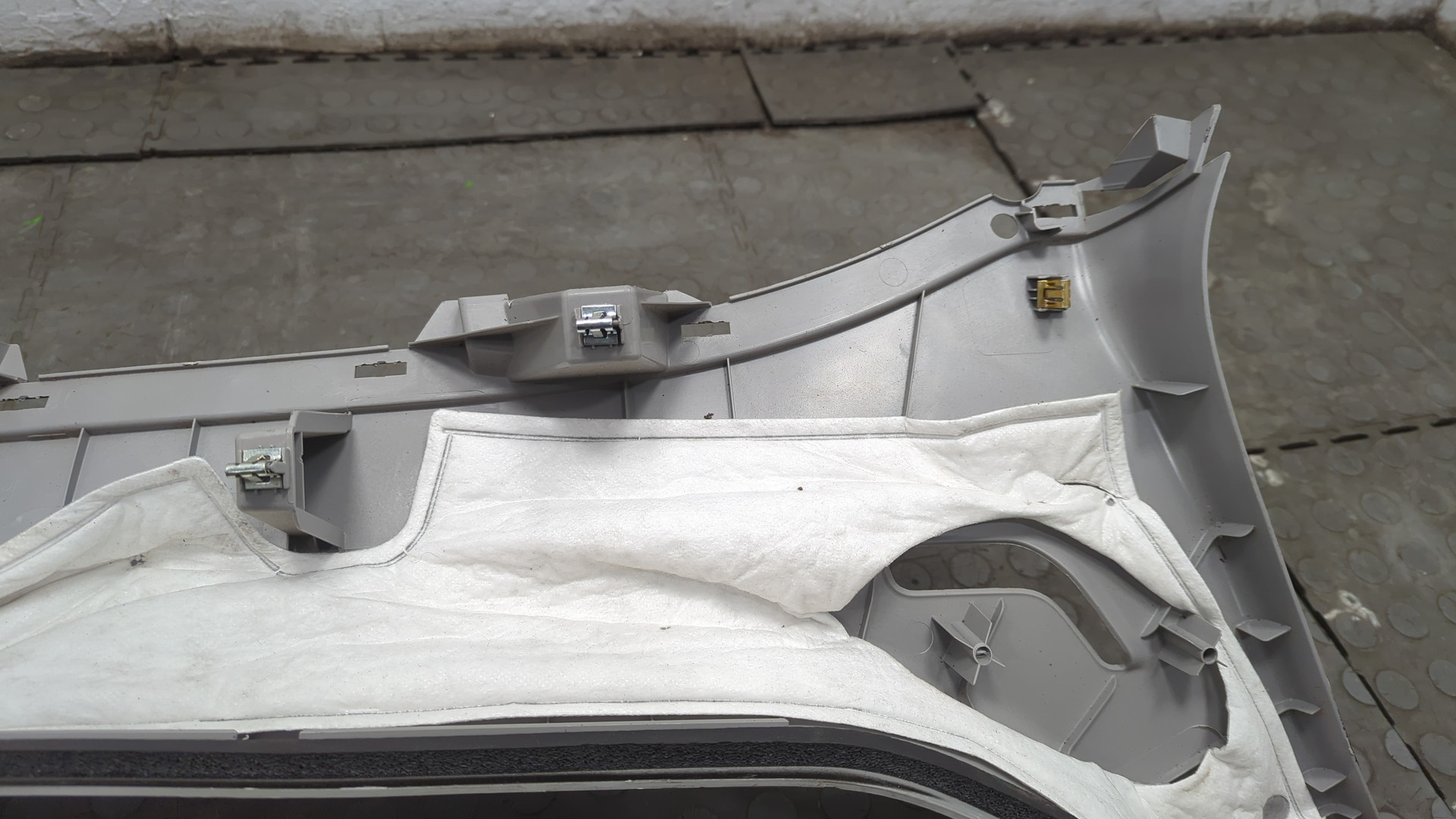 Обшивка багажника