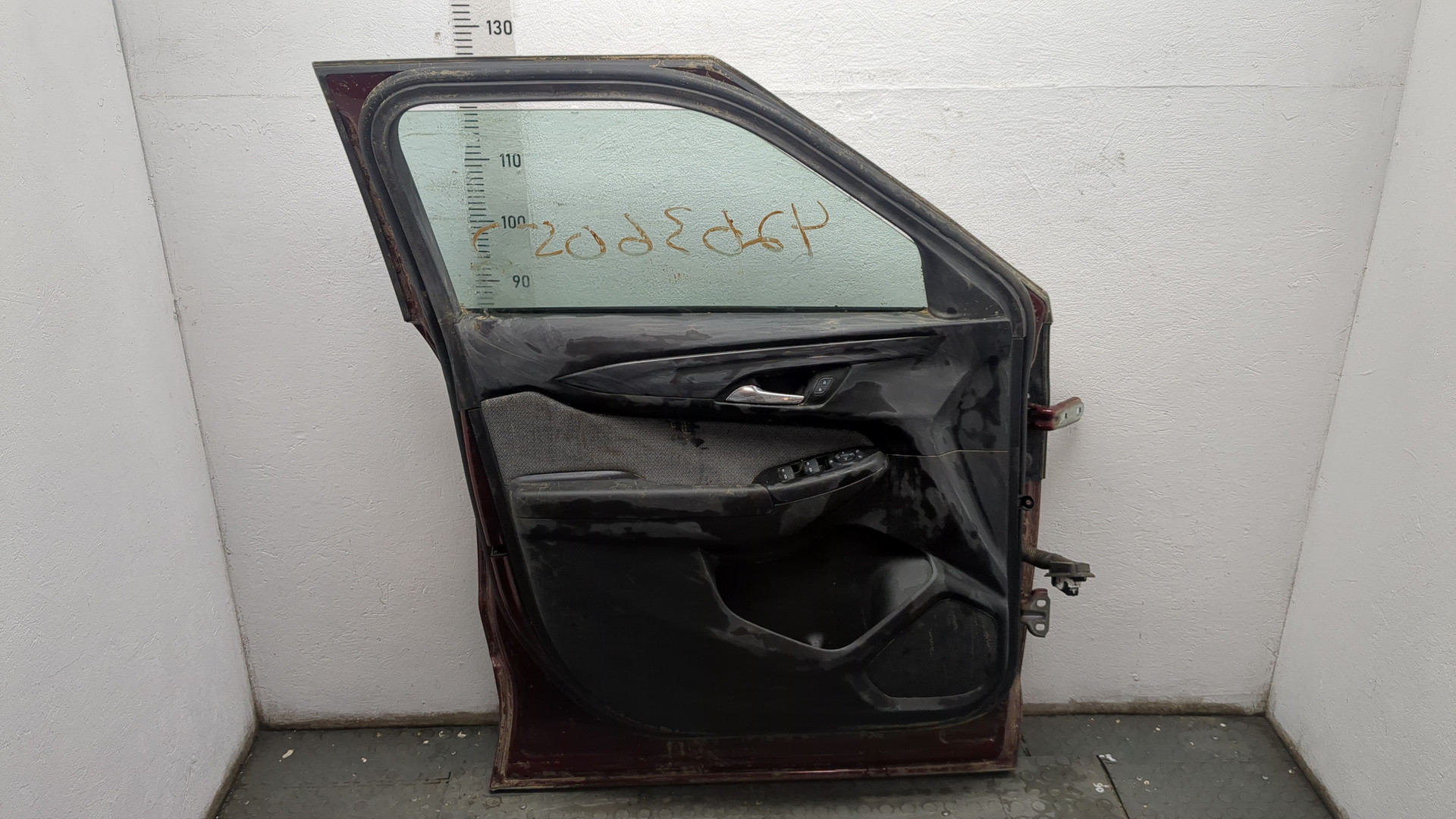Дверь передняя левая