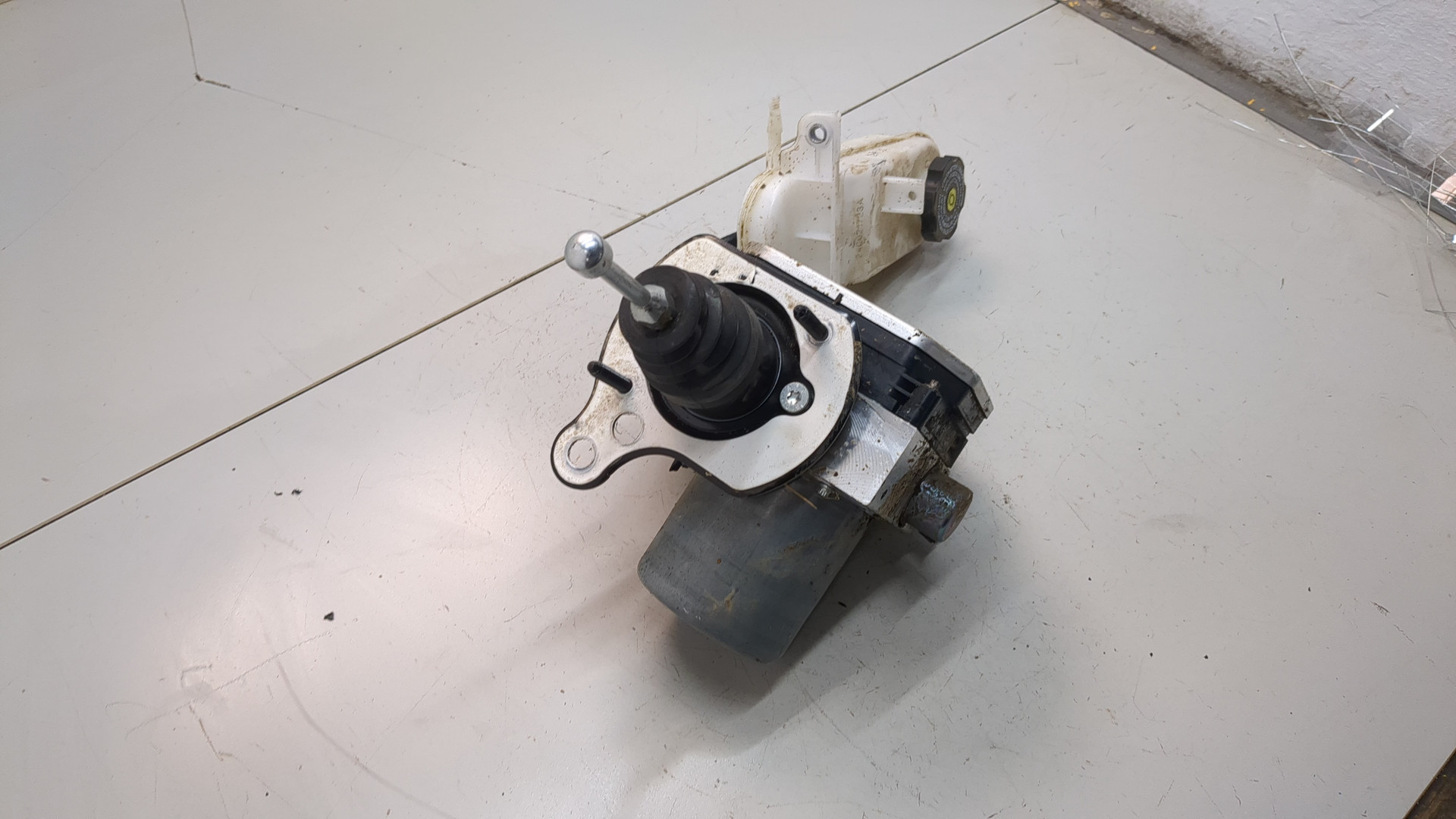 Цилиндр тормозной главный