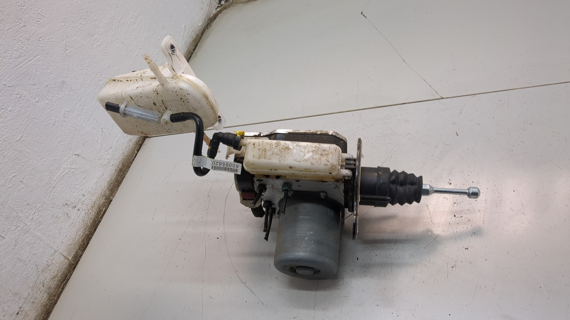 Цилиндр тормозной главный