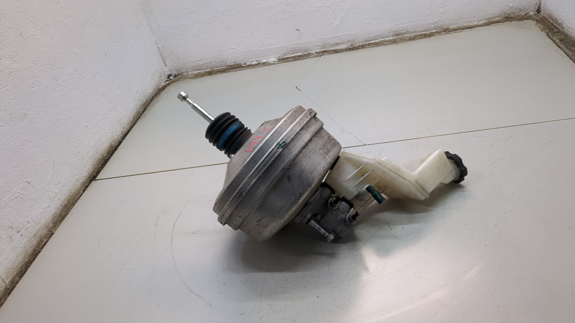 Цилиндр тормозной главный