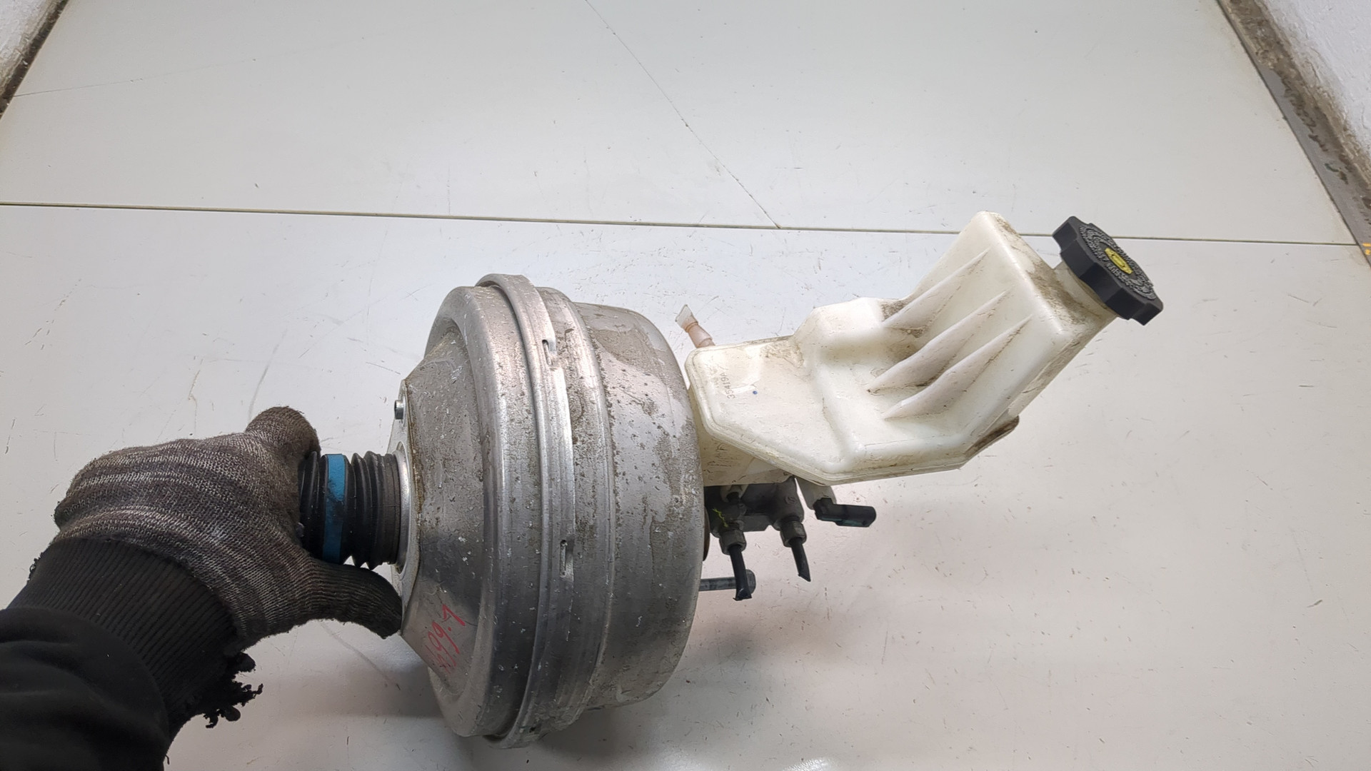 Цилиндр тормозной главный