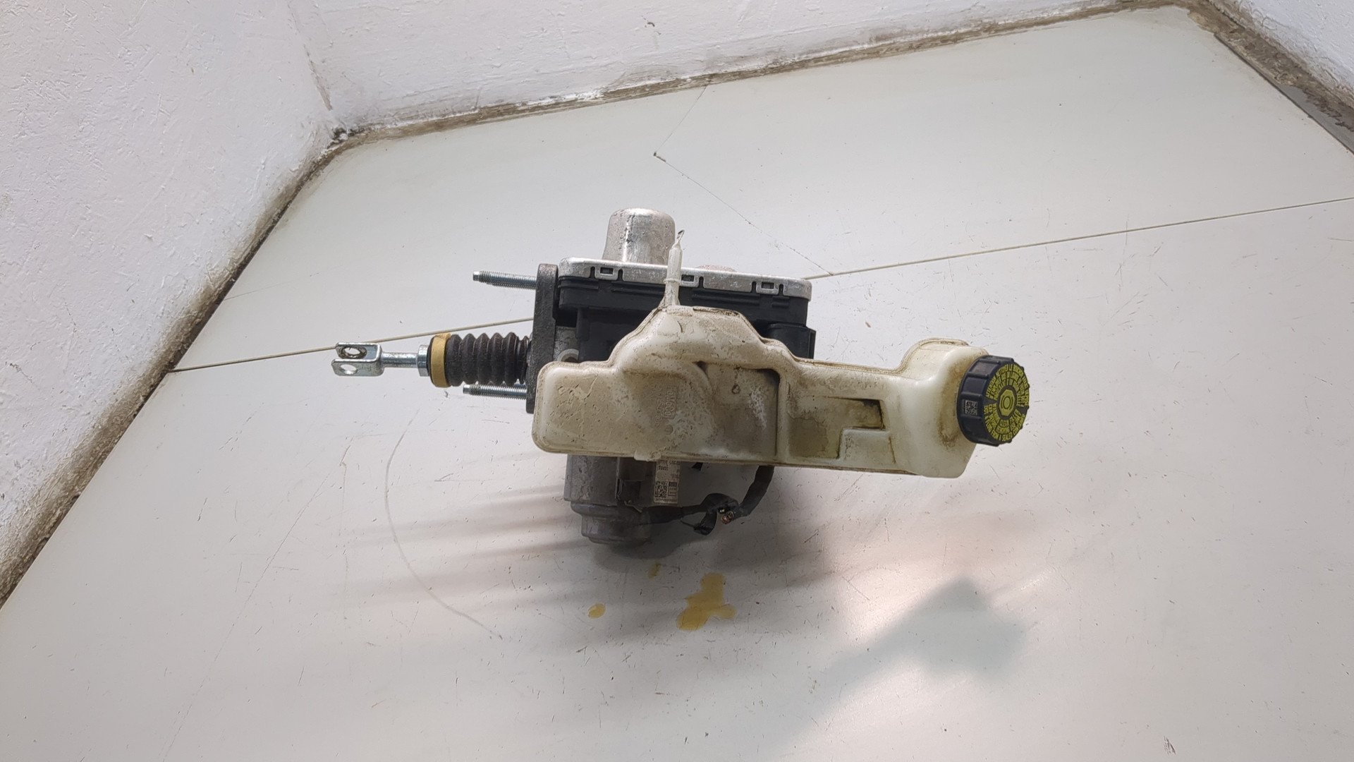 Цилиндр тормозной главный