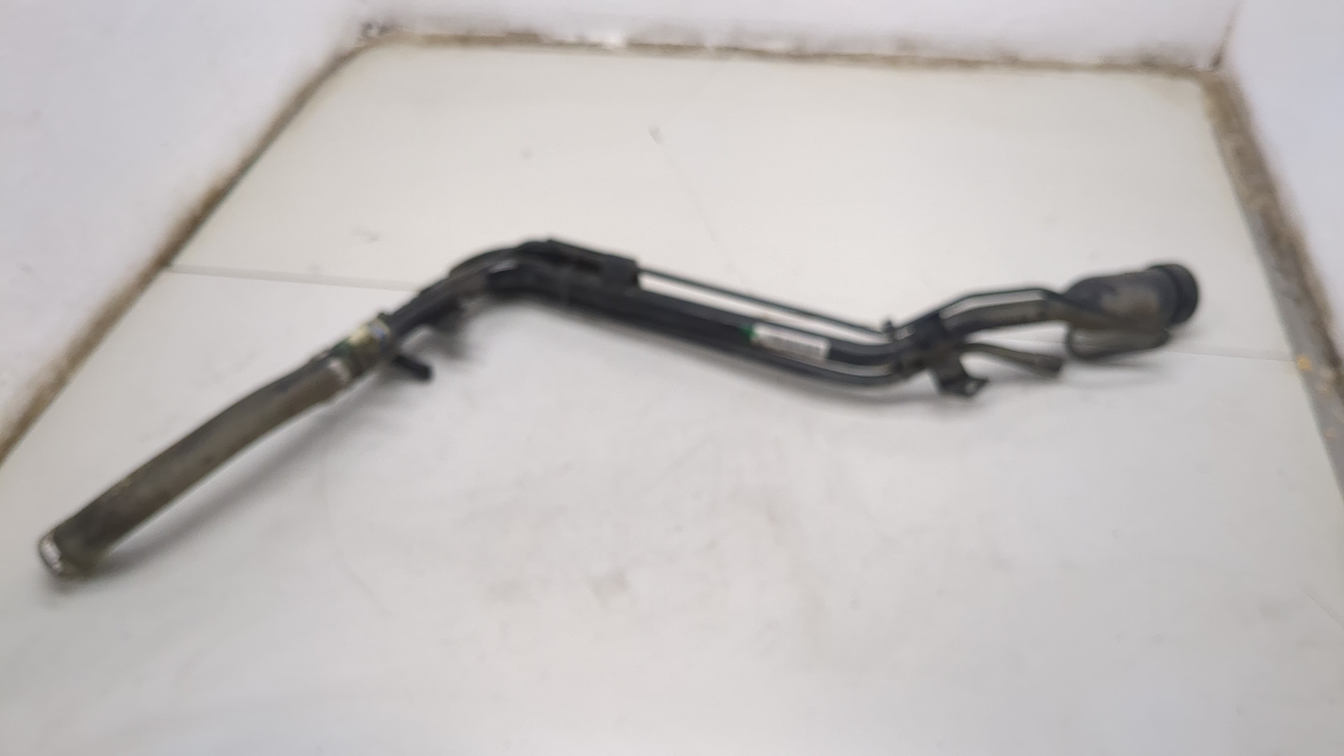 Горловина топливного бака