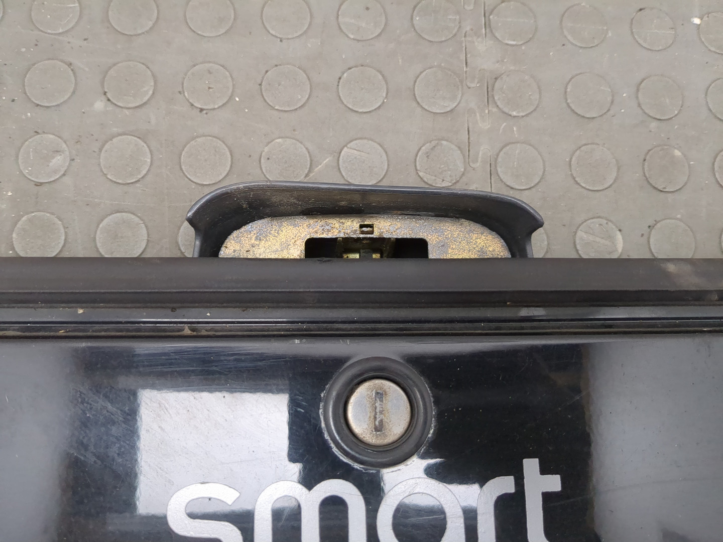 Дверь багажника