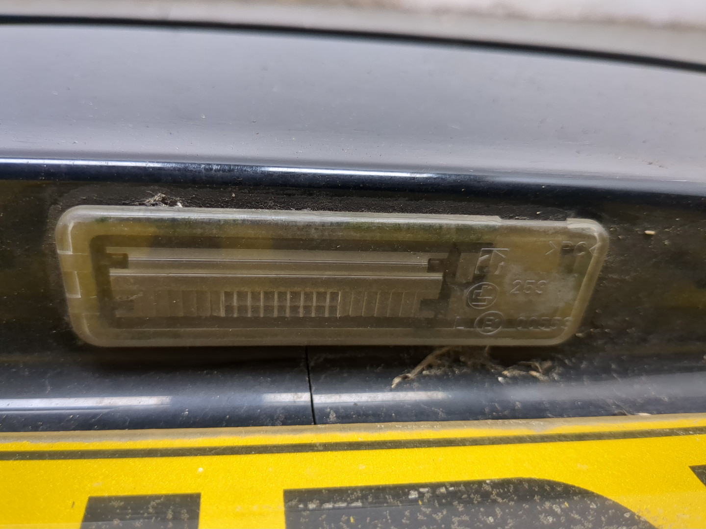 Дверь багажника