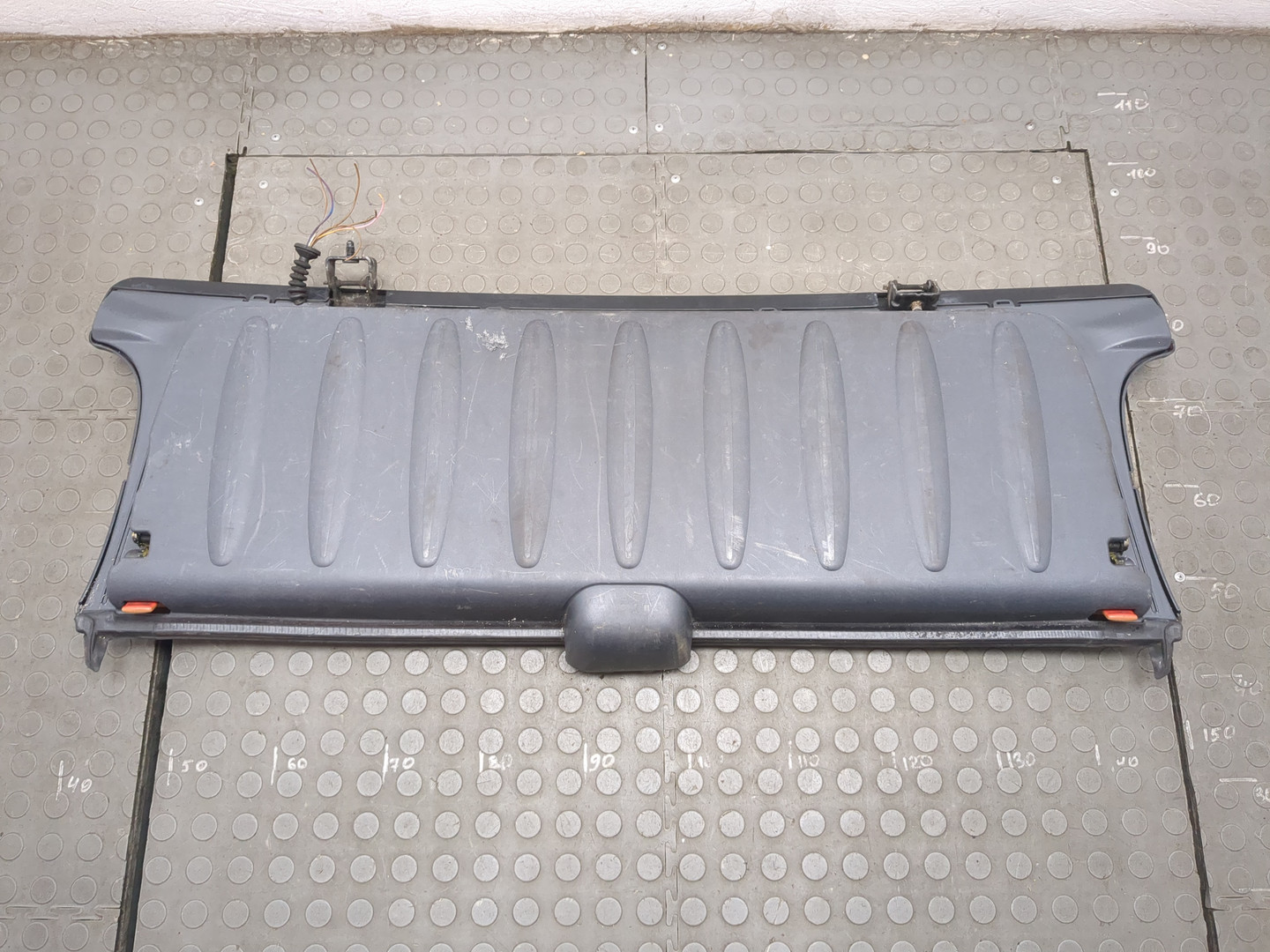 Дверь багажника