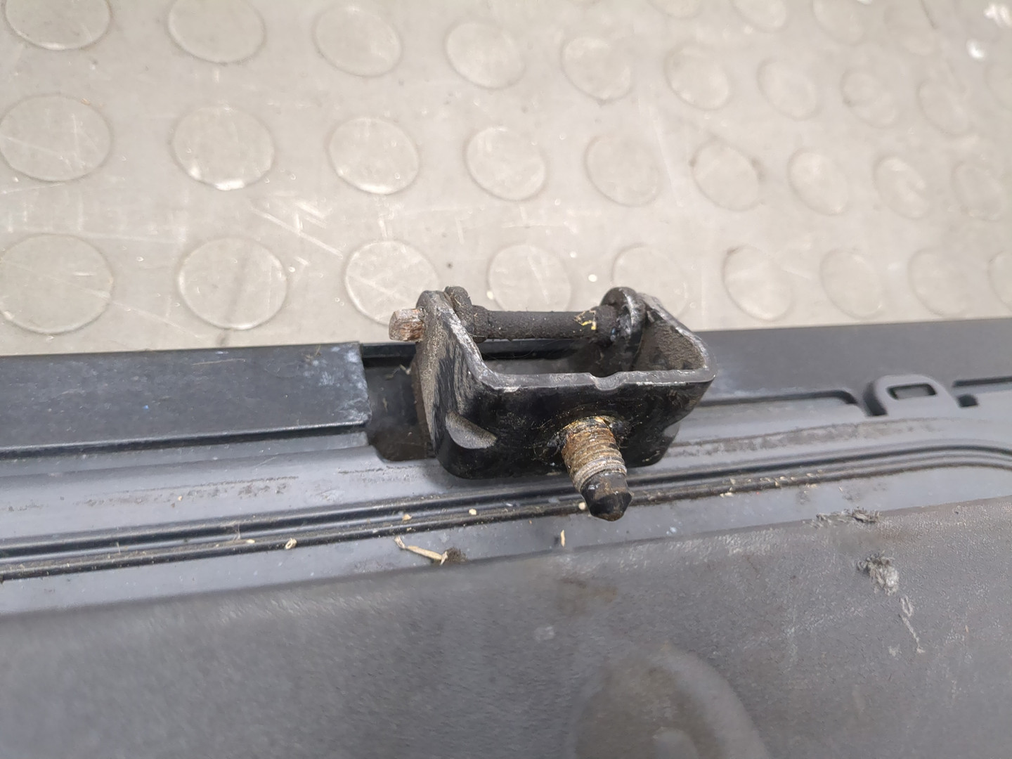 Дверь багажника