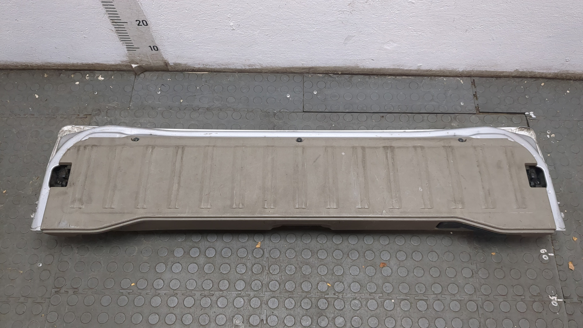 Дверь багажника нижняя (борт)