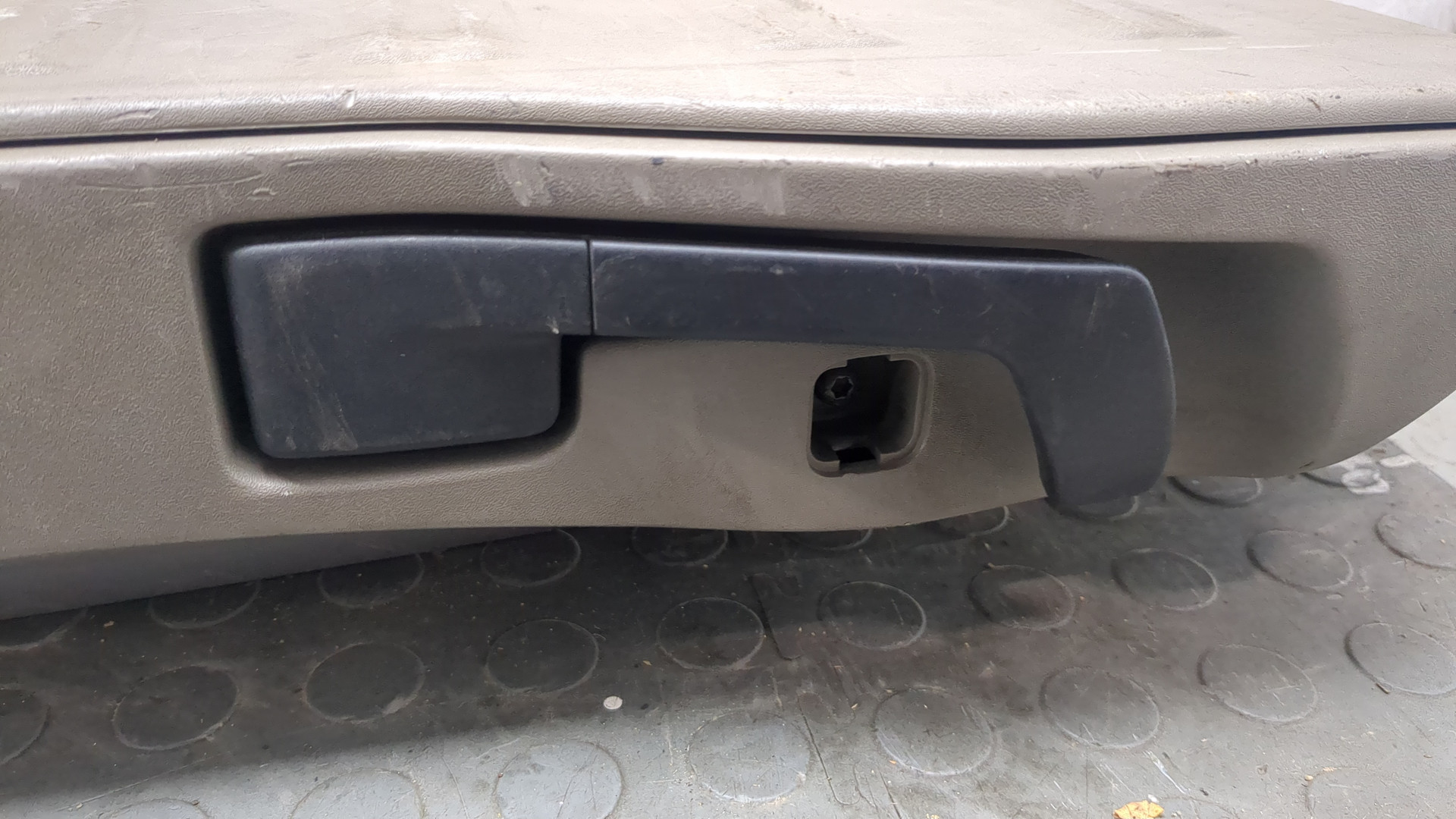 Дверь багажника нижняя (борт)