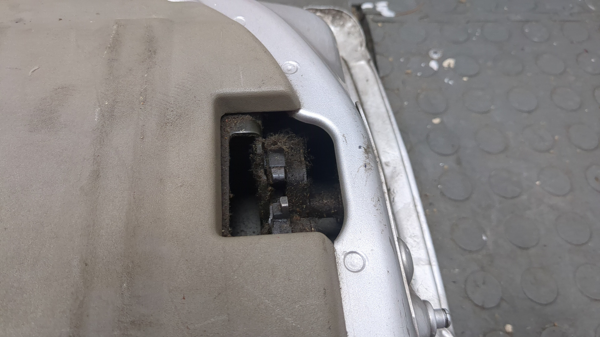 Дверь багажника нижняя (борт)