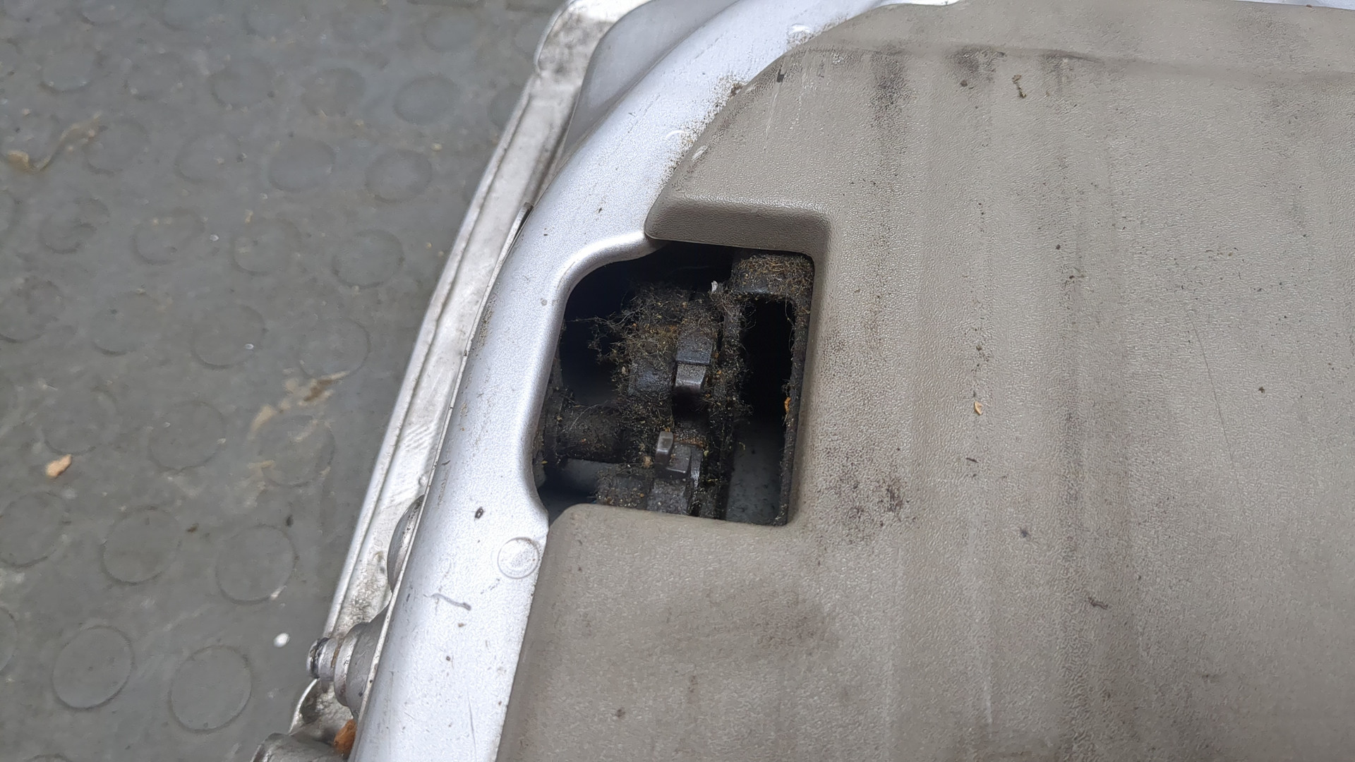 Дверь багажника нижняя (борт)