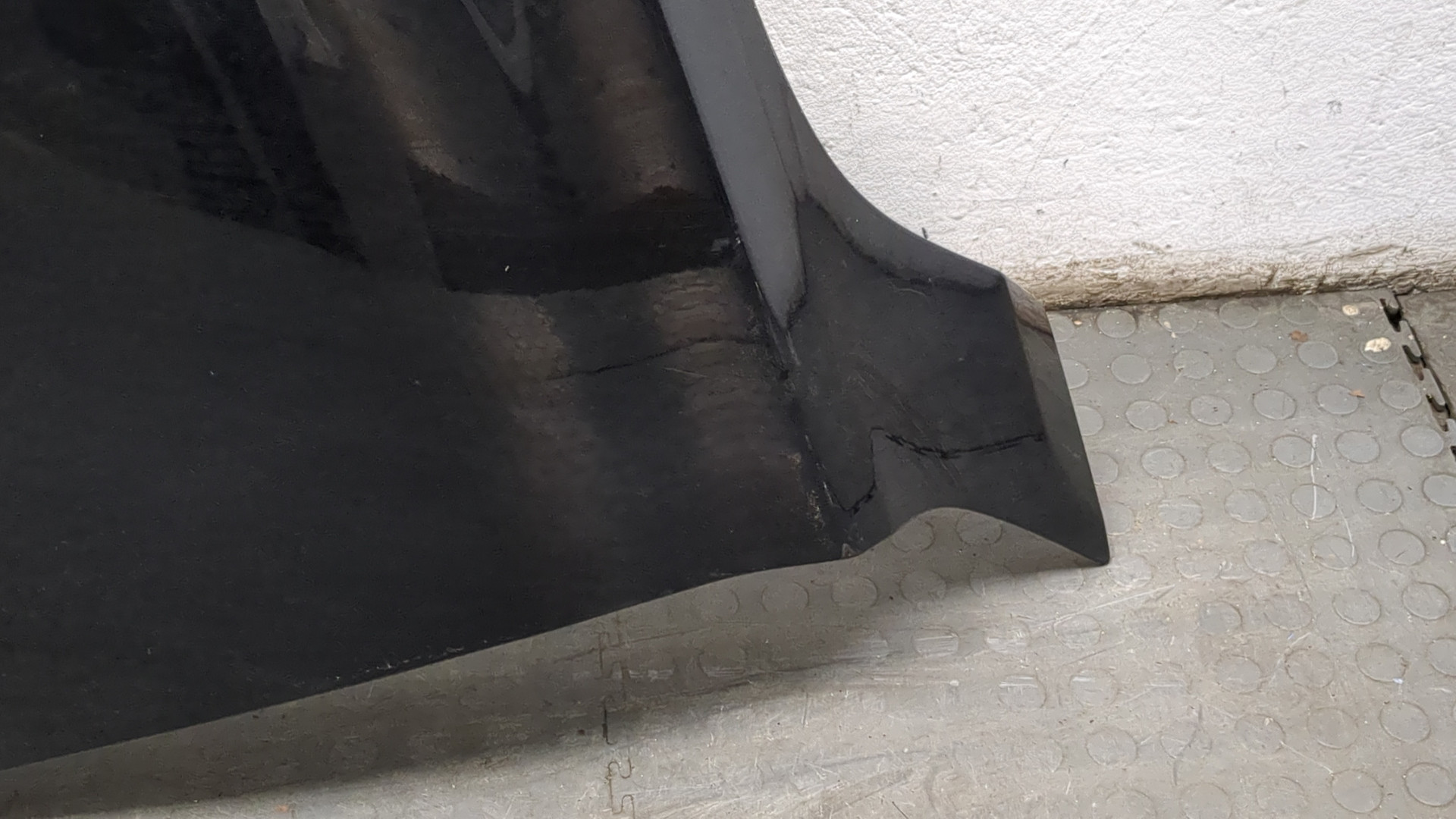 Крыло переднее левое