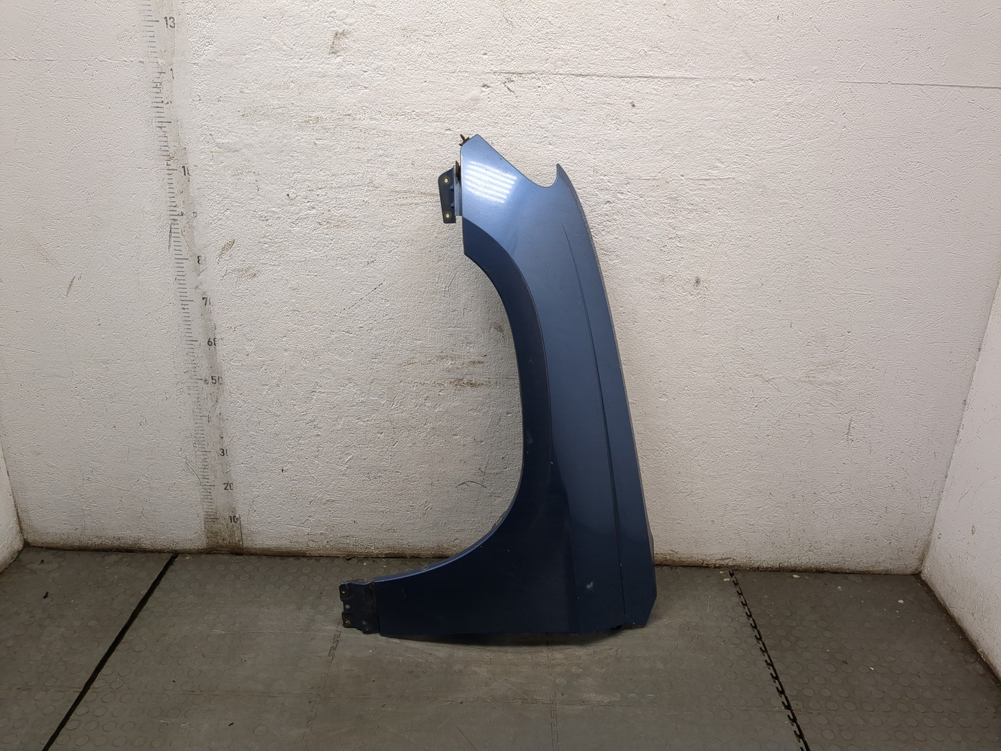 Крыло переднее левое