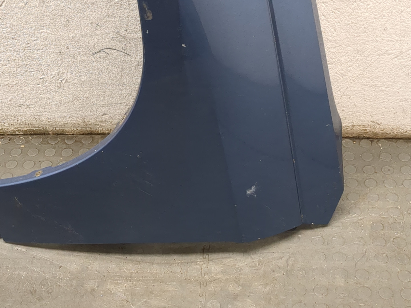 Крыло переднее левое