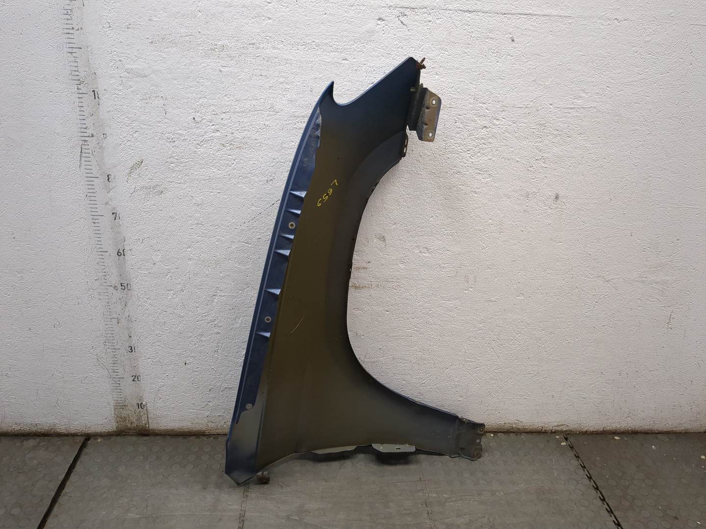 Крыло переднее левое