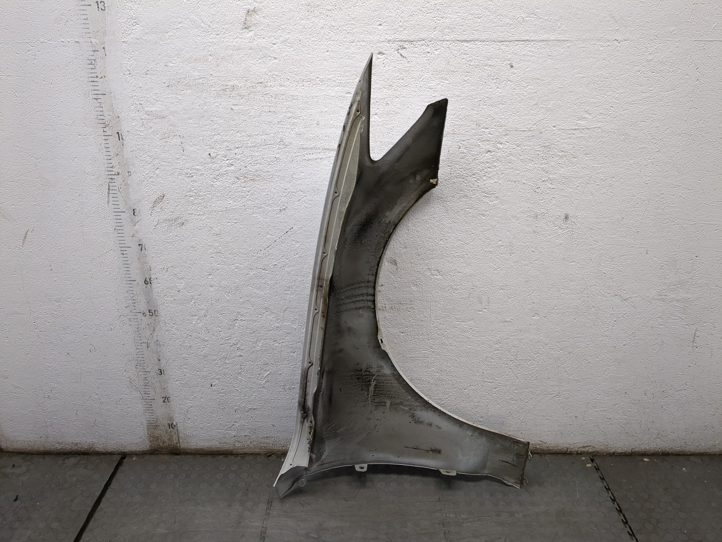 Крыло переднее левое