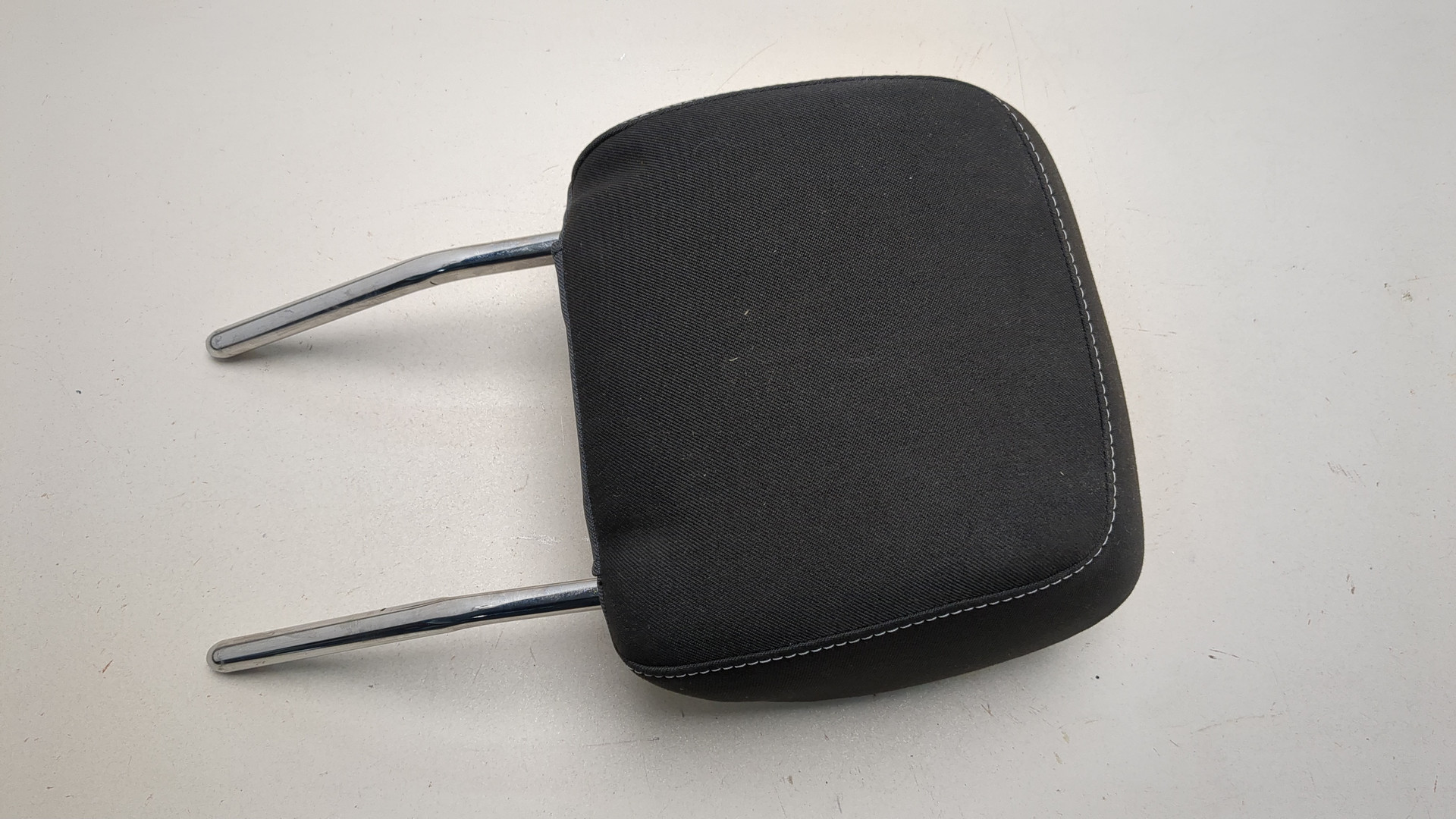 Подголовник сиденья