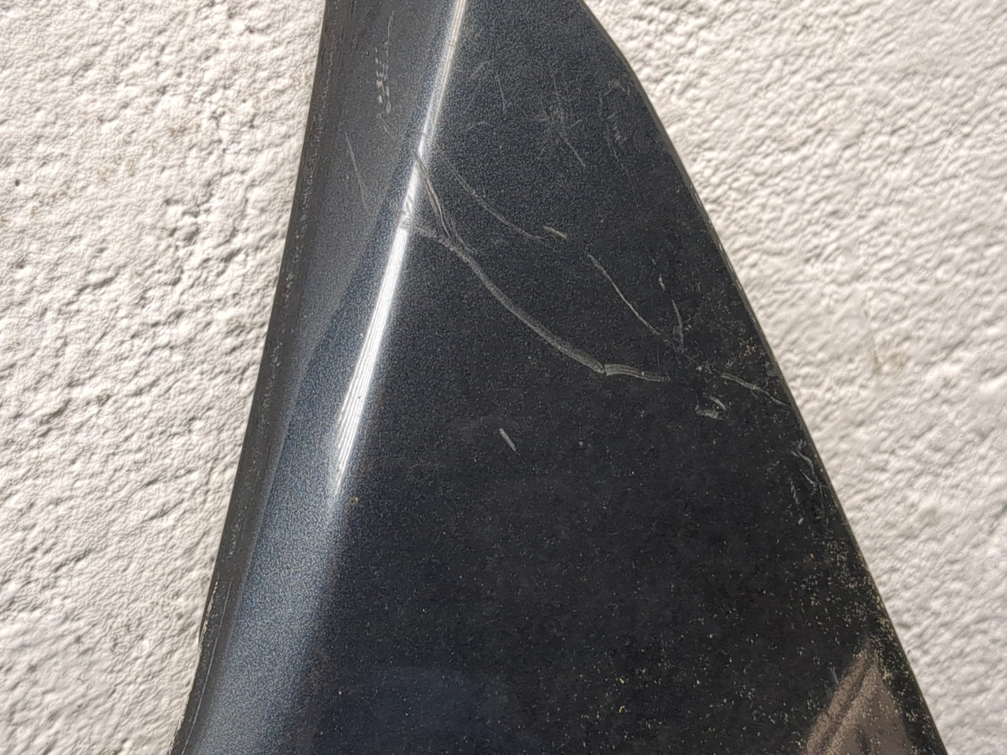 Крыло переднее правое