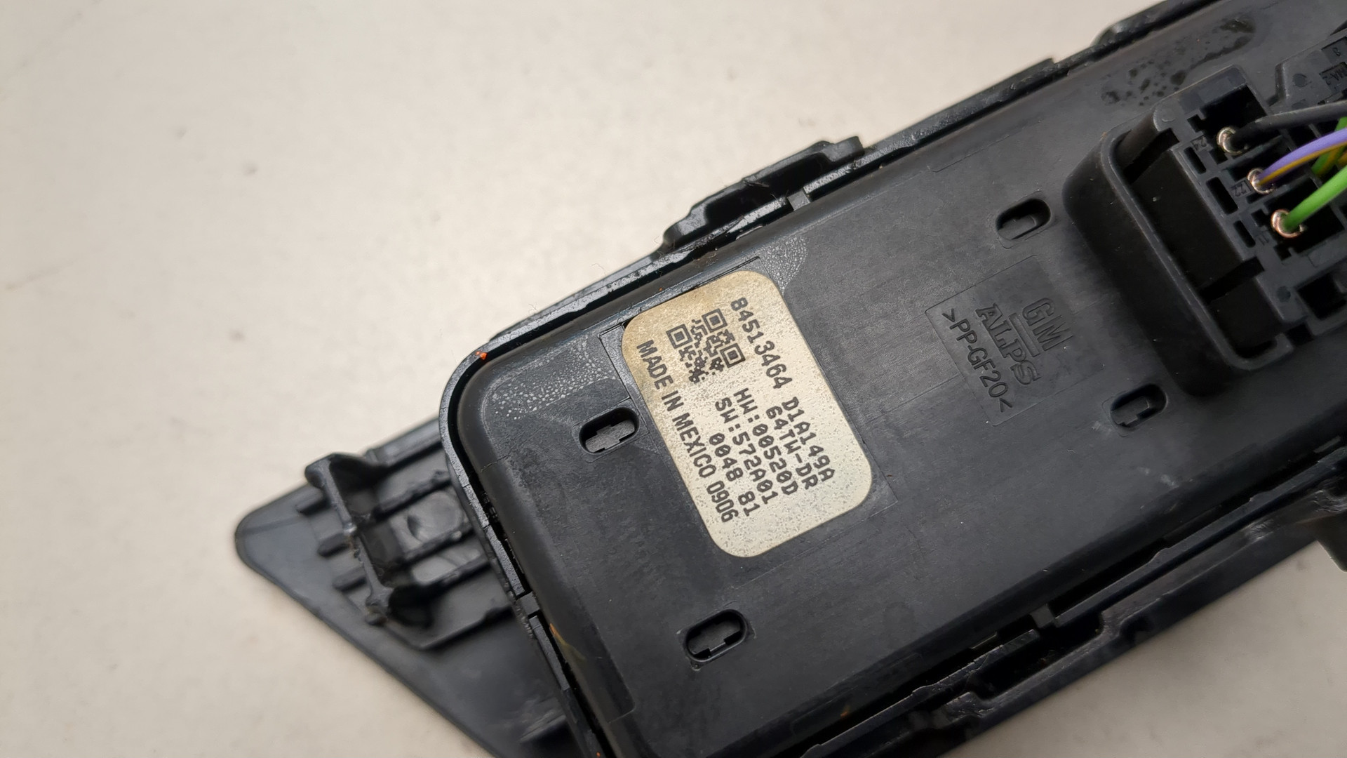 Кнопка стеклоподъемника