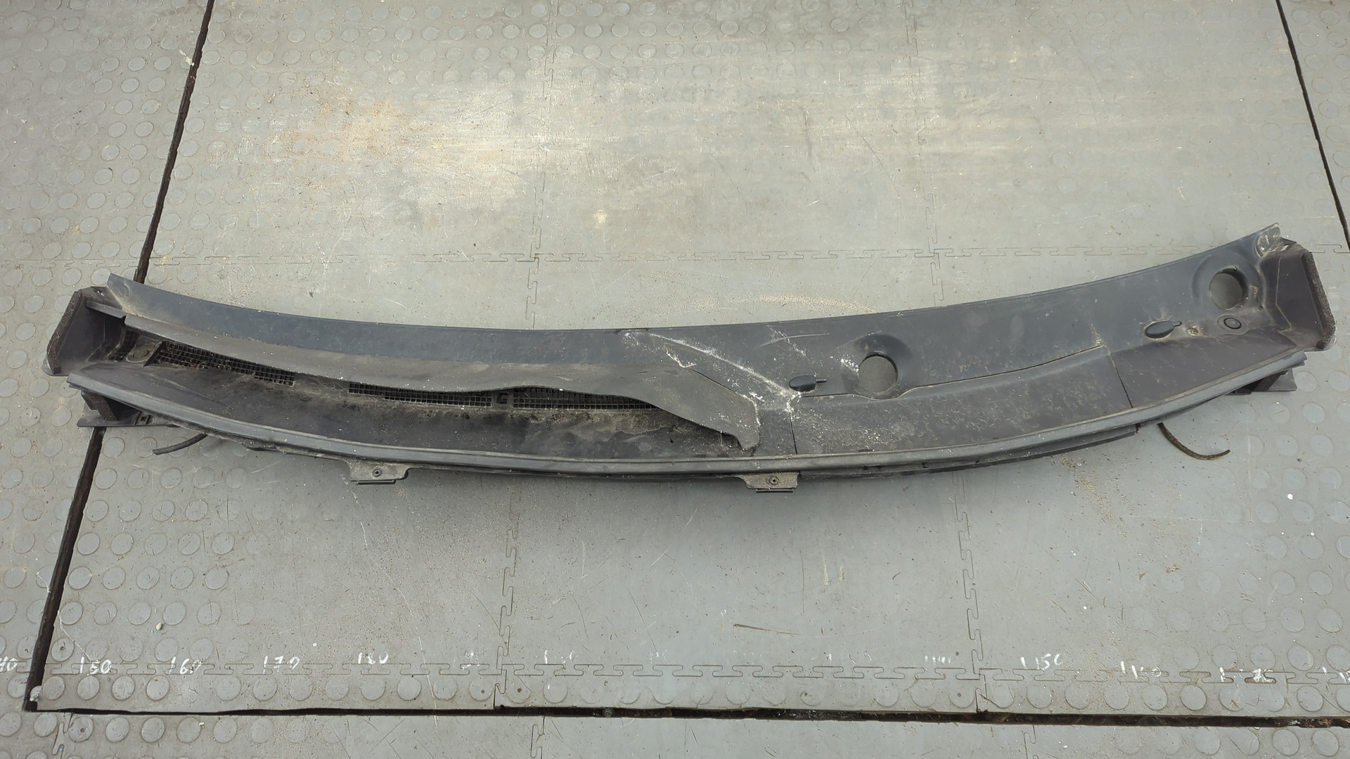 Решетка стеклоочистителей (Жабо)