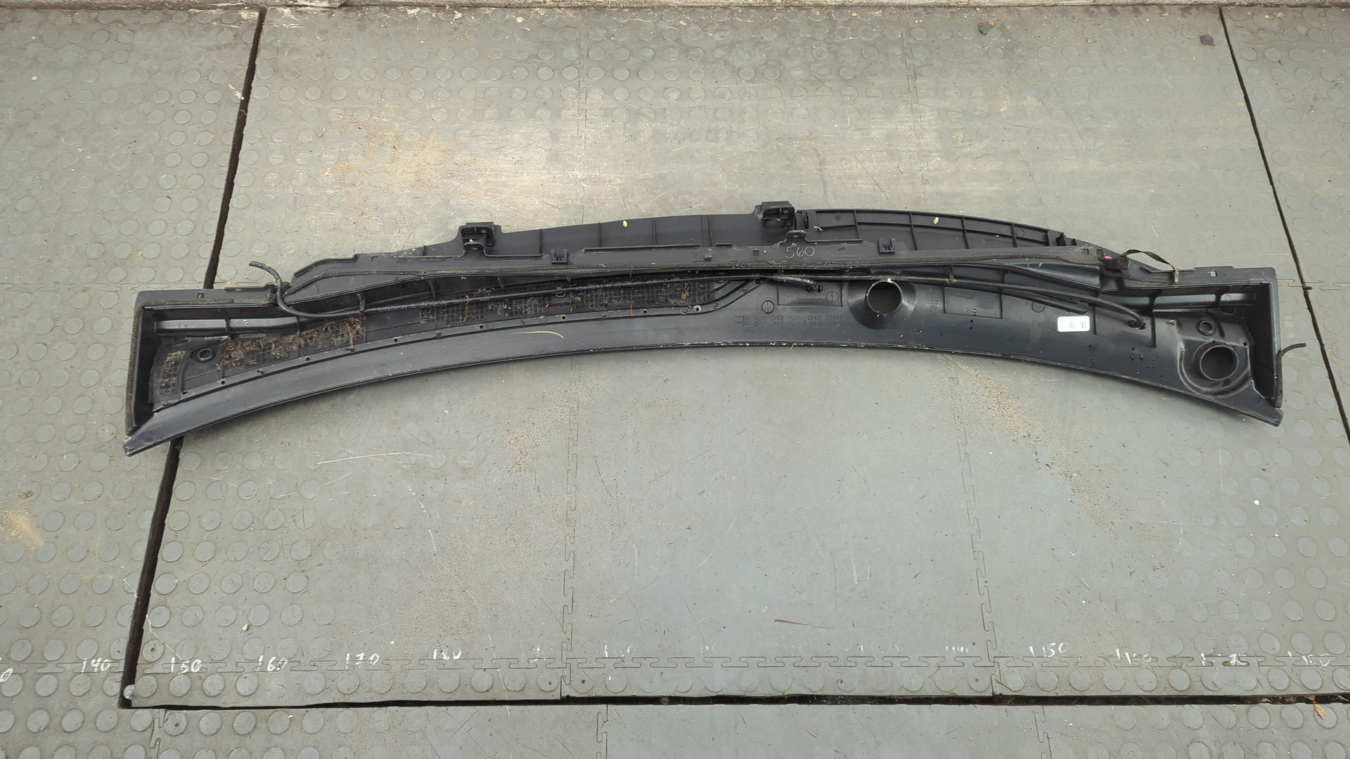 Решетка стеклоочистителей (Жабо)