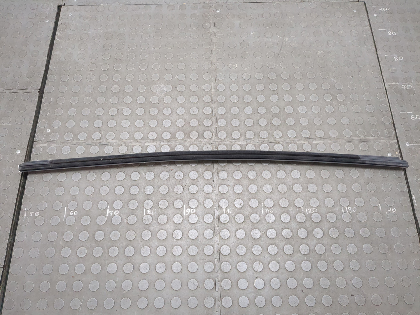 Накладка стекла заднего правого