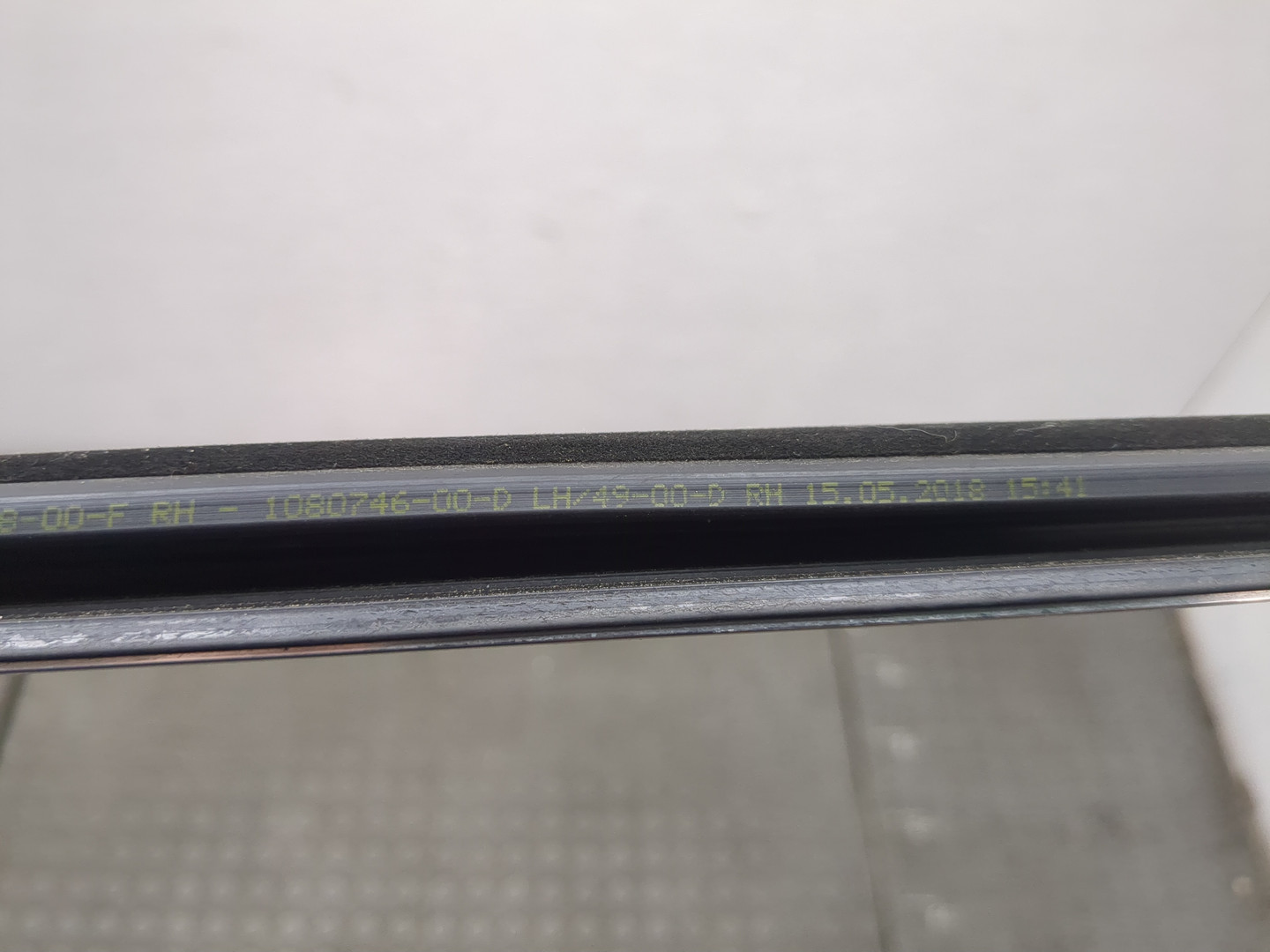 Накладка стекла заднего правого