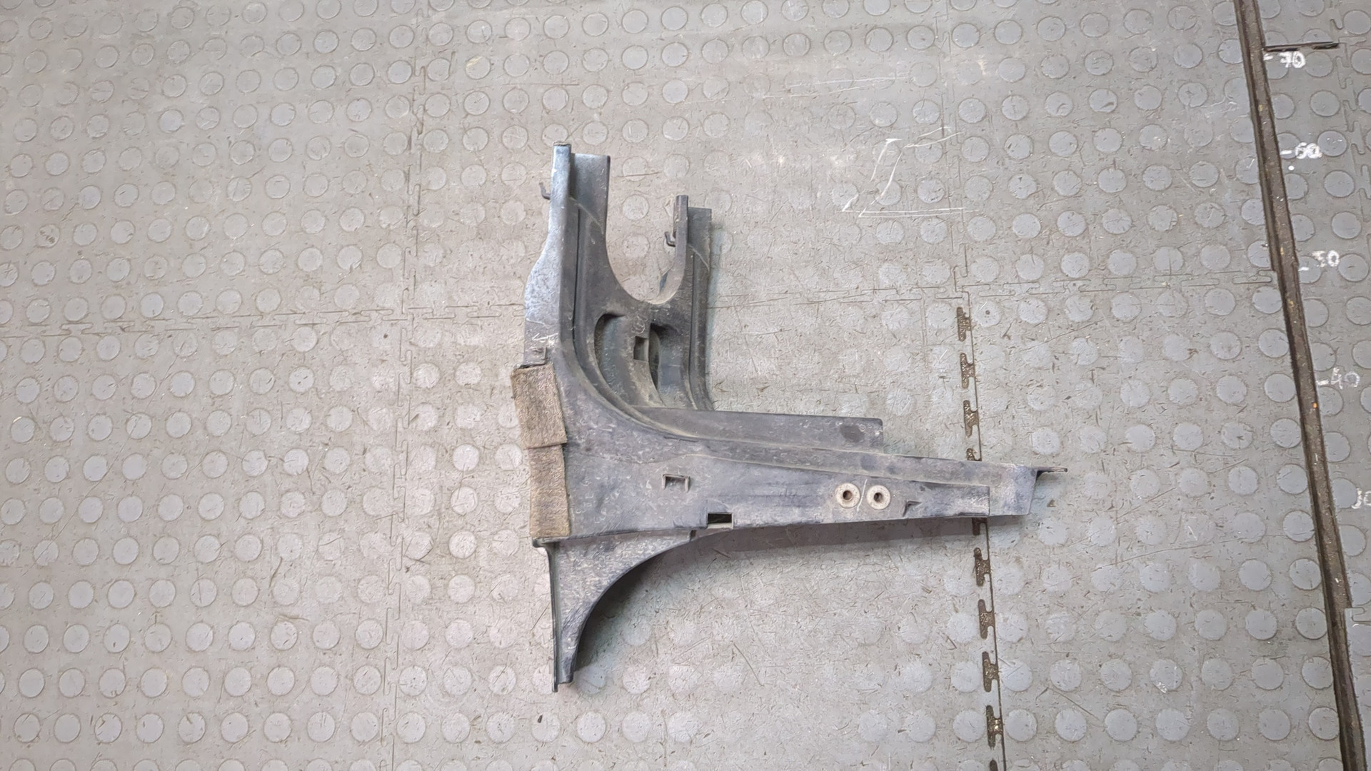 Кронштейн крепления крыла