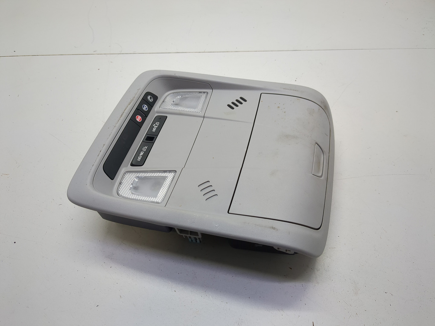 Плафон салонный