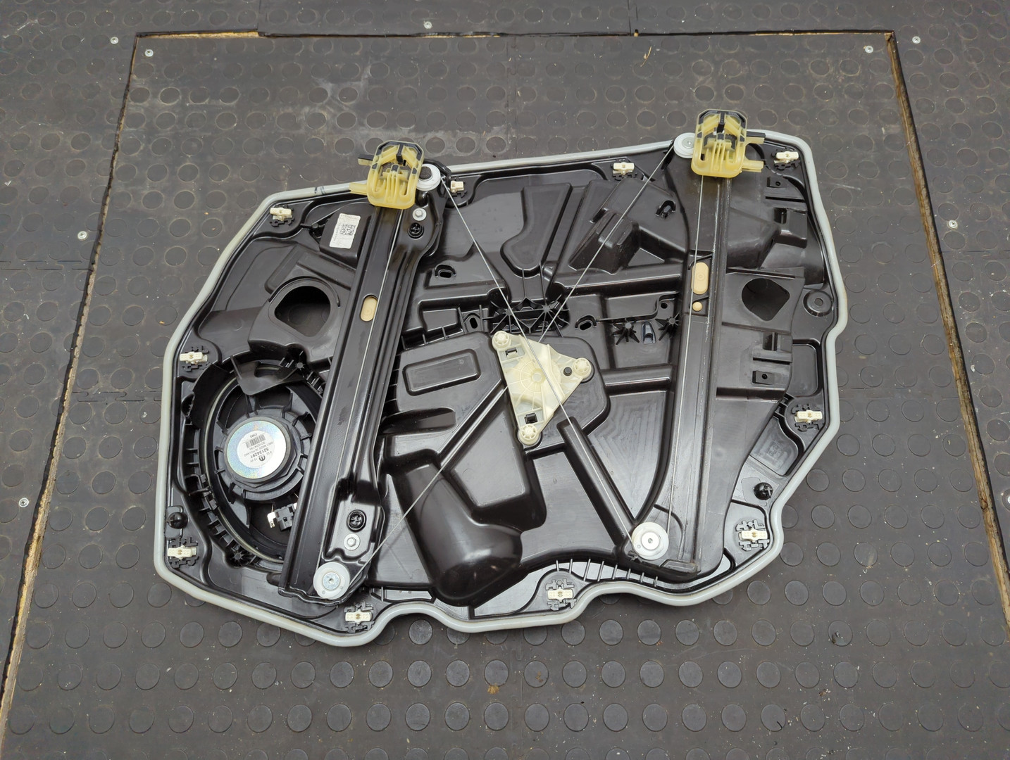 Стеклоподъемник электр. передний левый