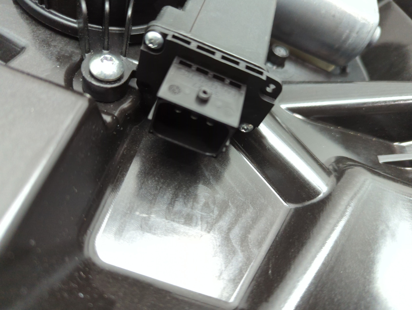 Стеклоподъемник электр. передний левый