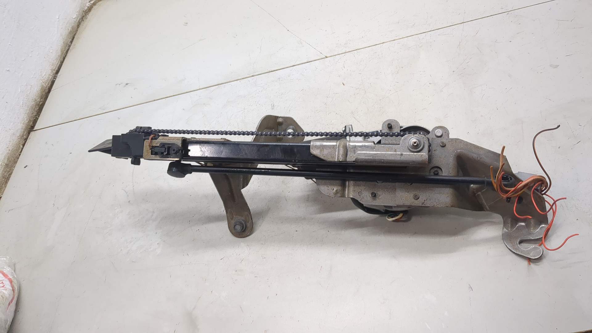 Активатор замка багажника