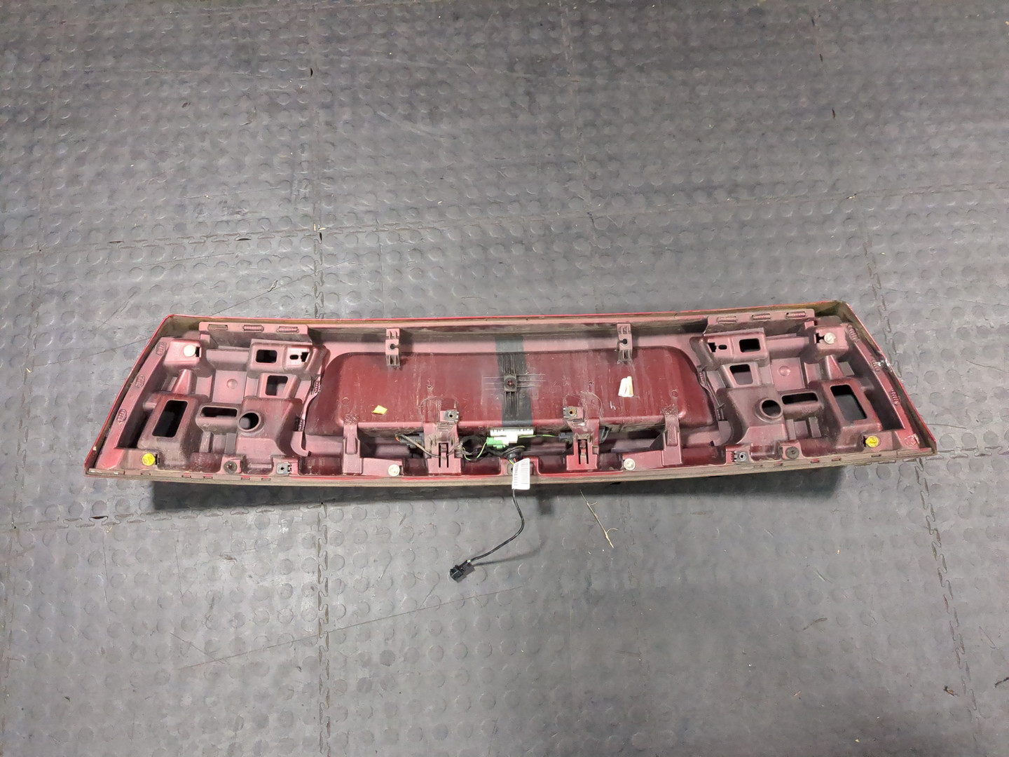 Накладка крышки багажника