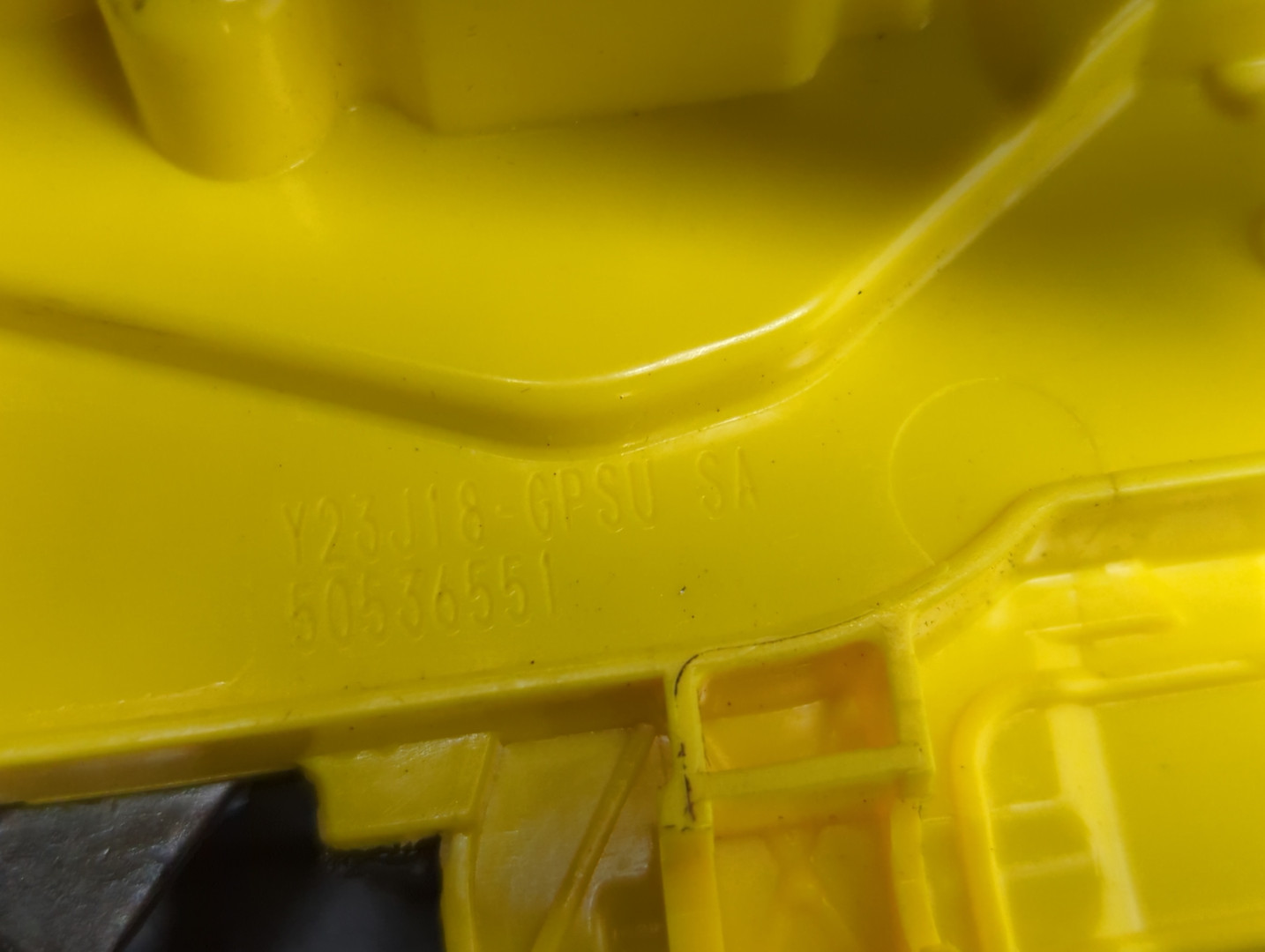 Замок двери задней левой