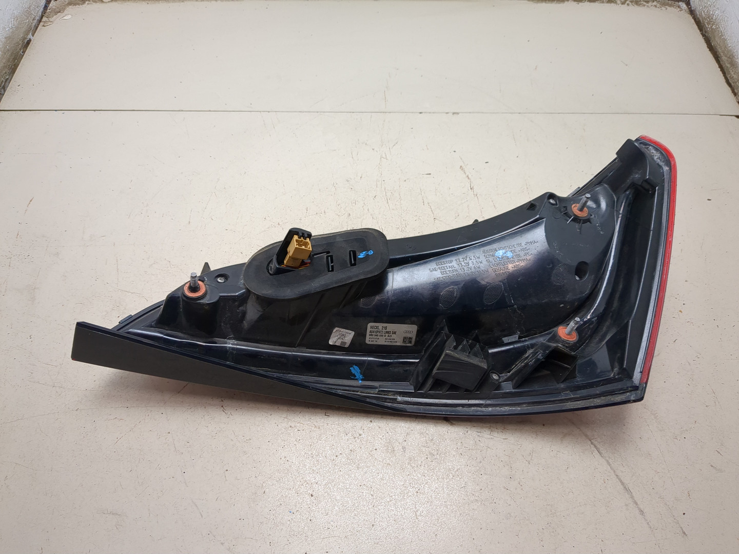 Фонарь задний левый