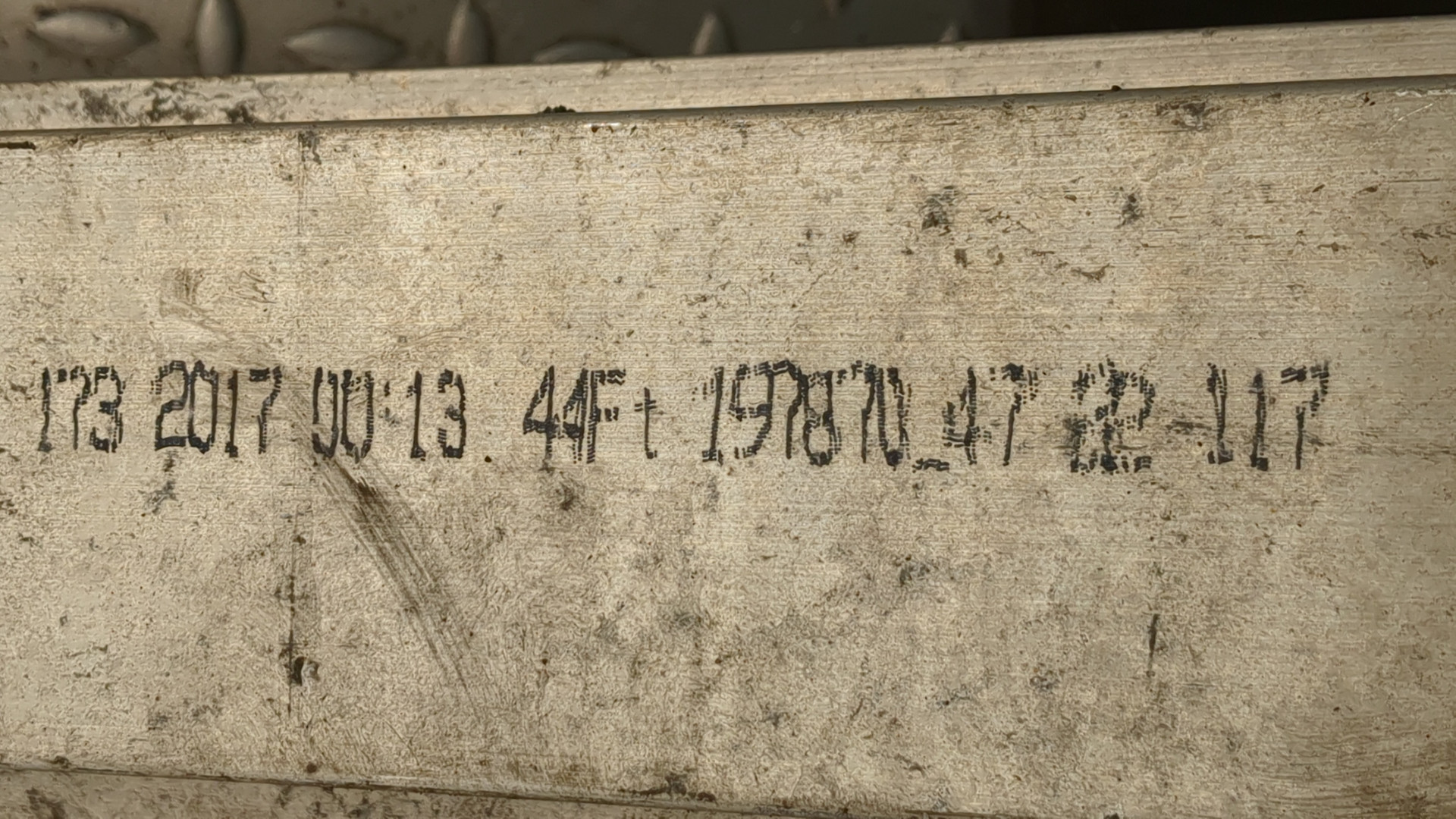 Усилитель заднего бампера