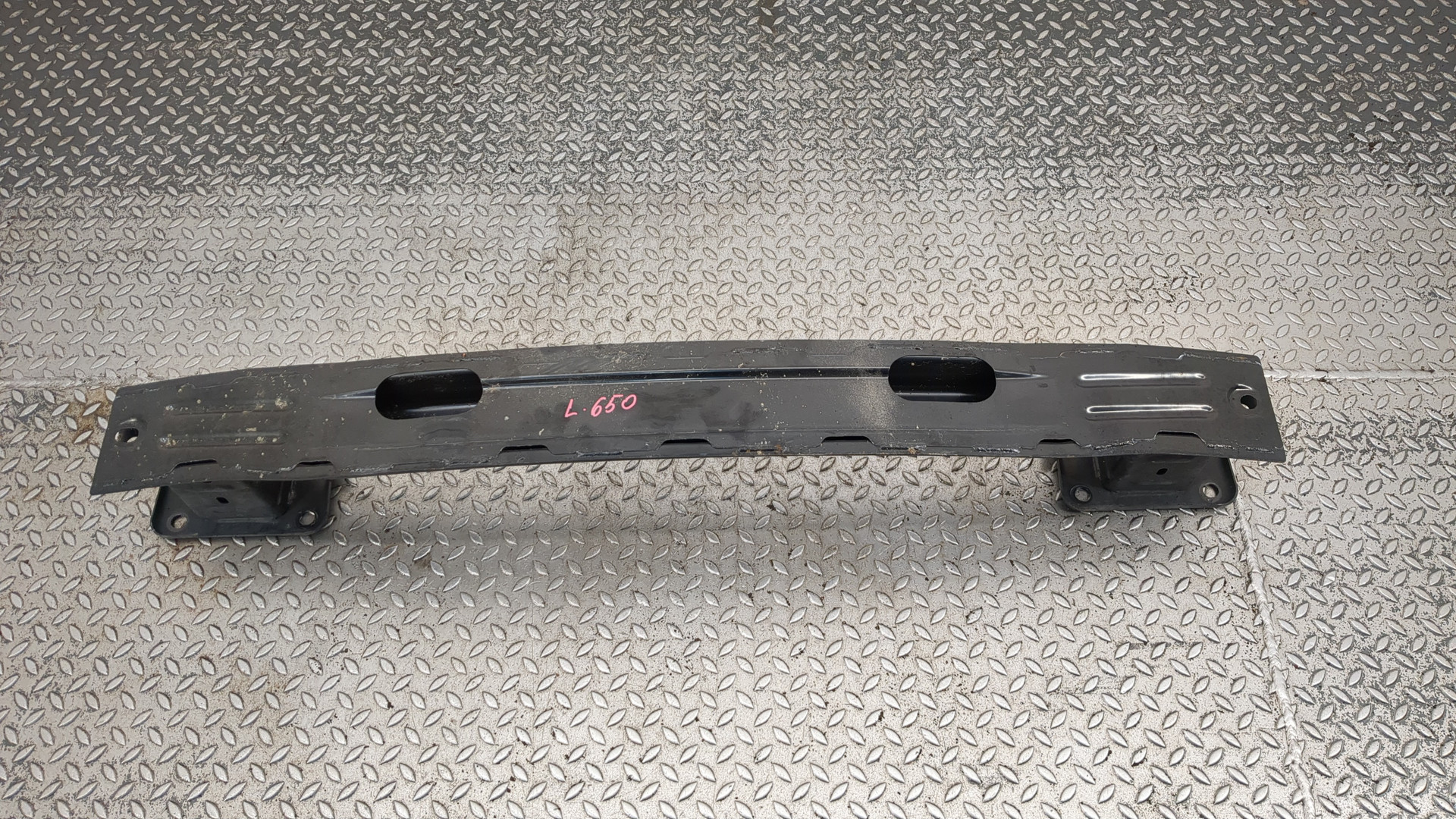 Усилитель заднего бампера