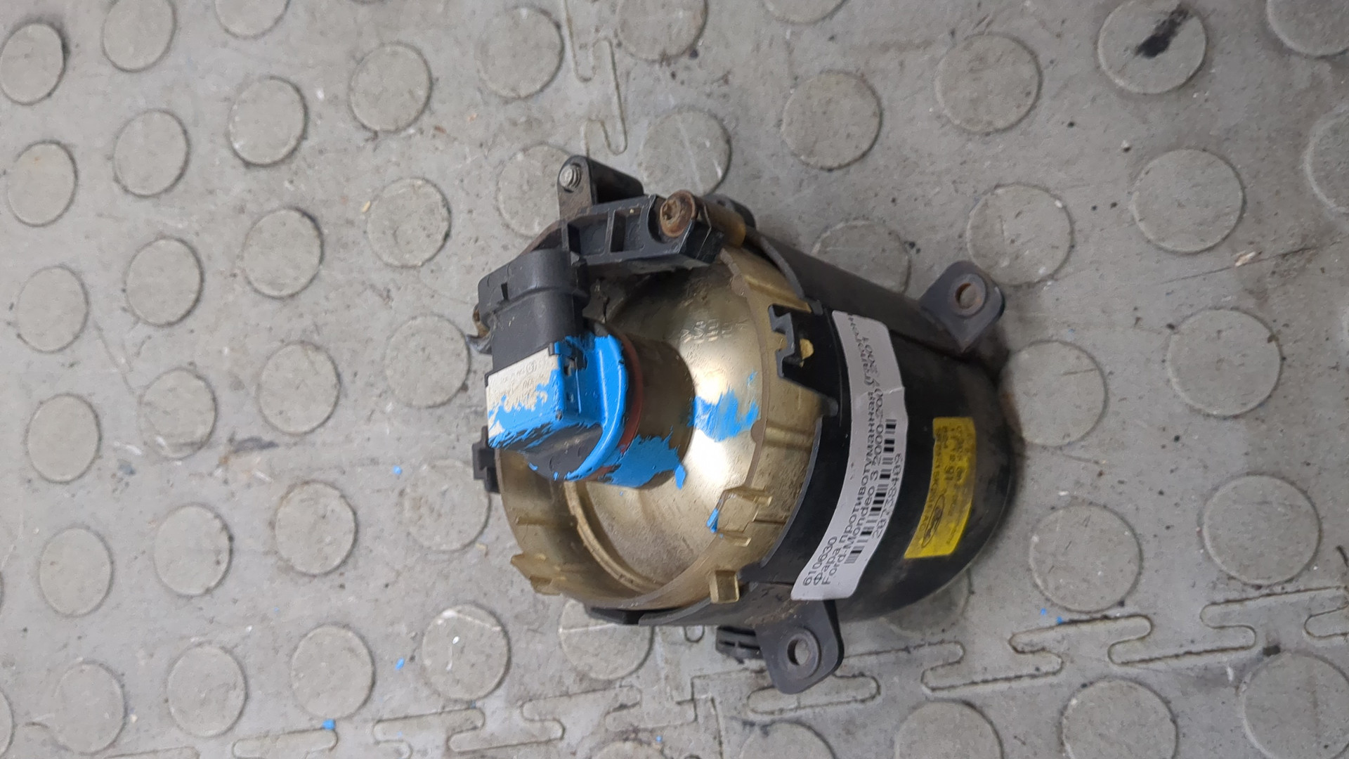 Фара противотуманная левая