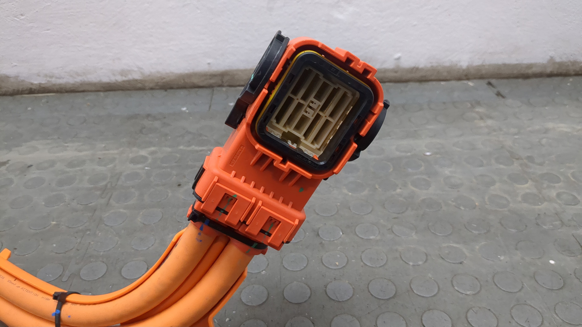 Провод высокого напряжения