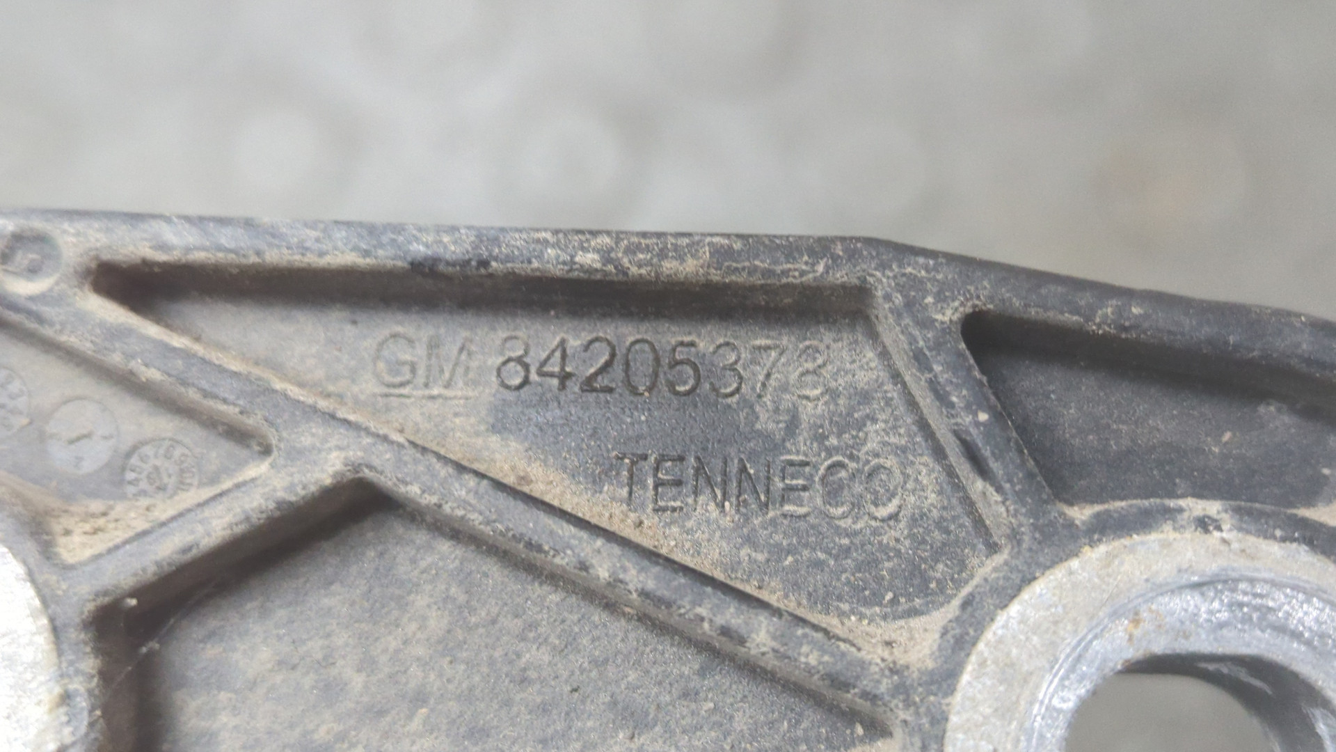 Кронштейн глушителя