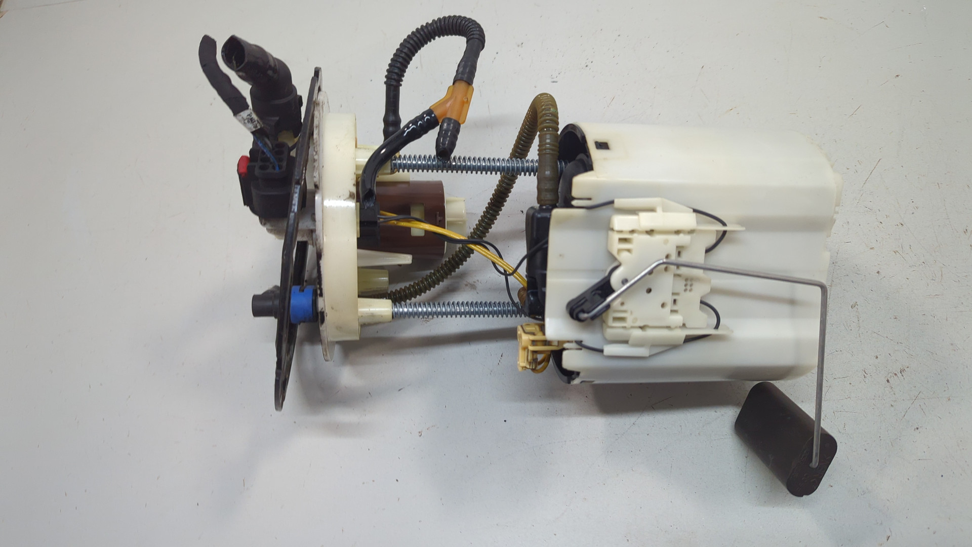 Насос топливный электрический