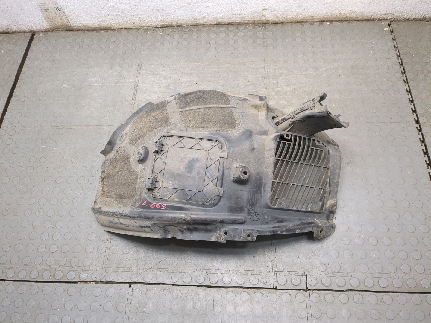 Локер передний правый