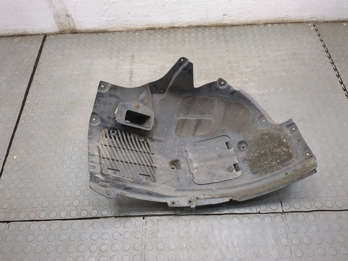 Локер передний правый