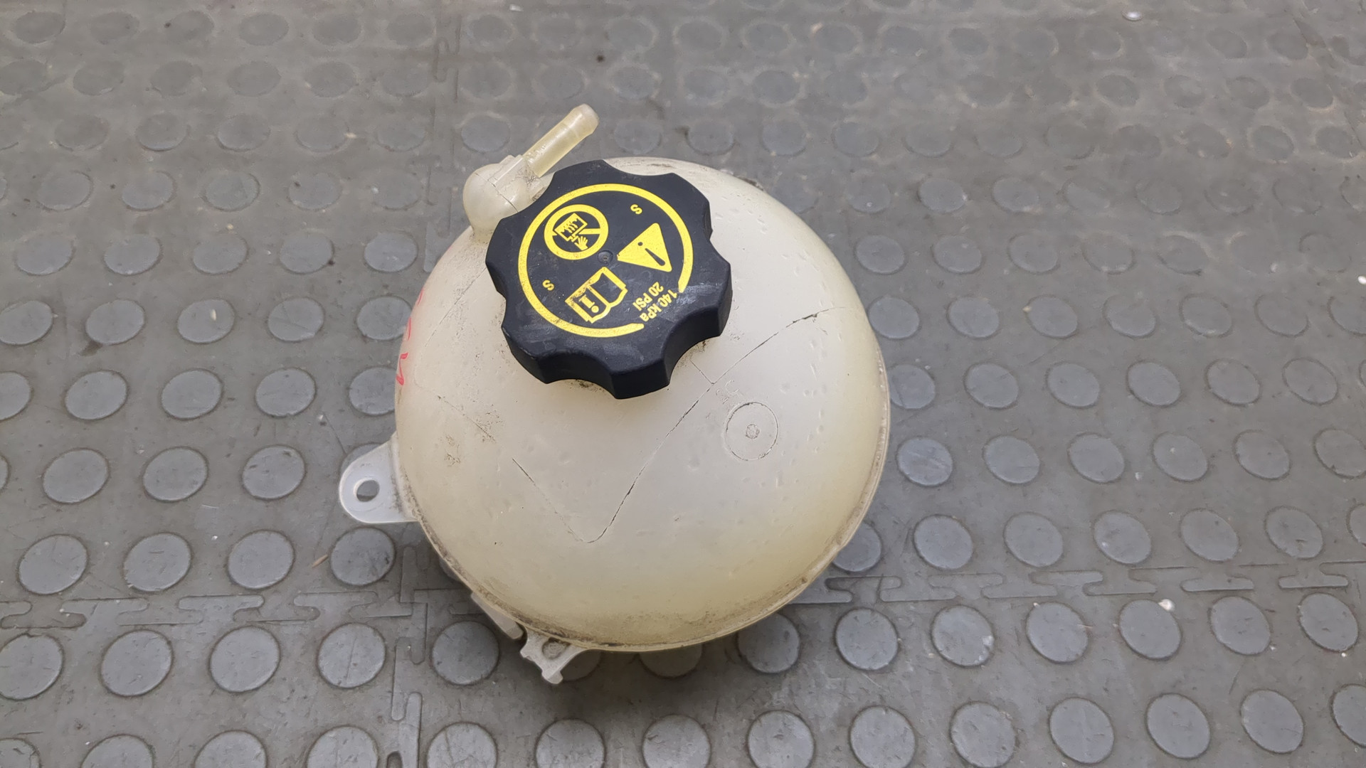 Бачок расширительный