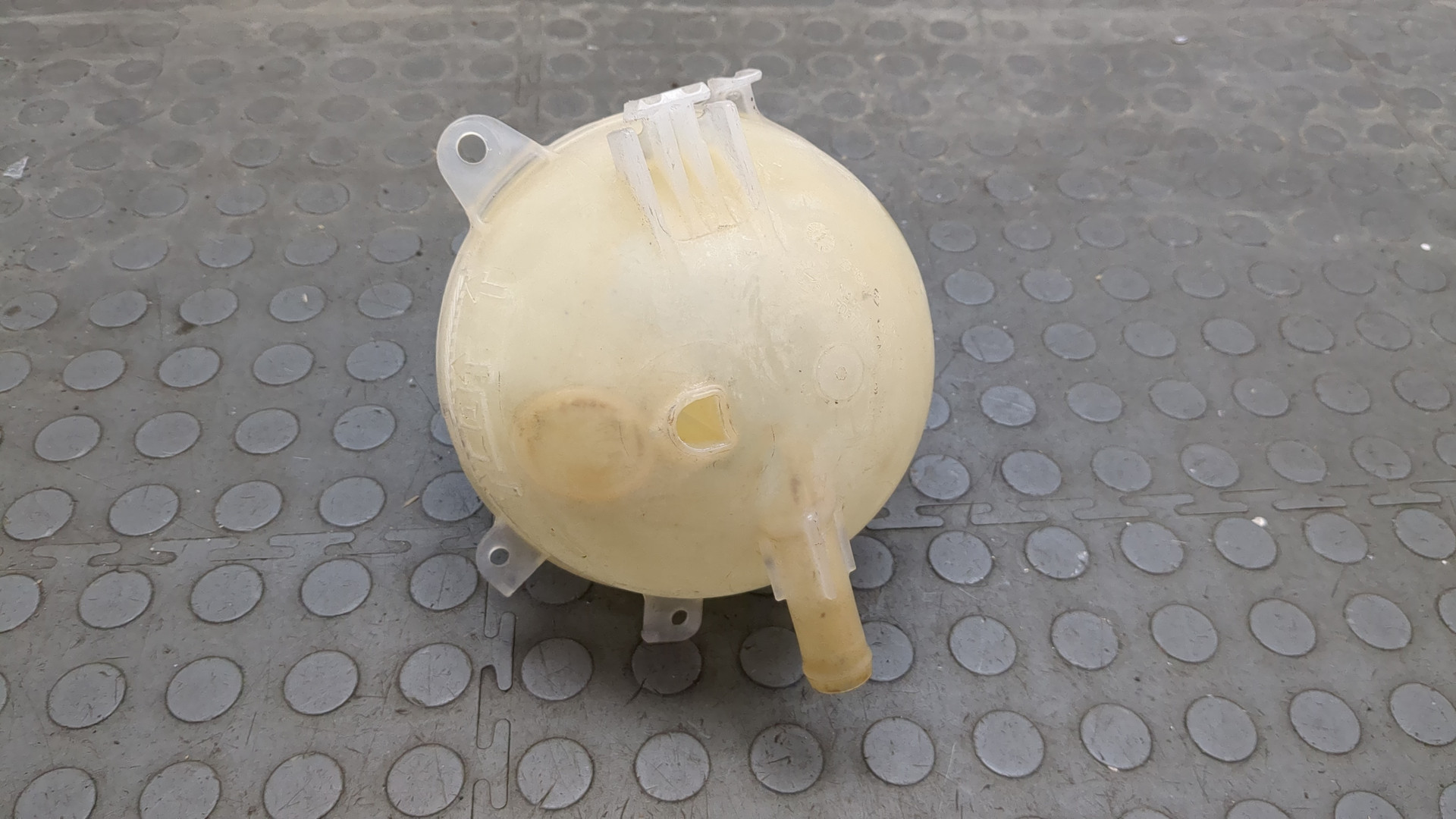 Бачок расширительный